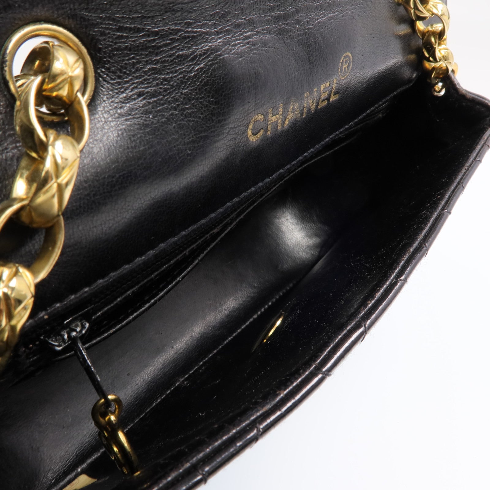 CHANEL 漆皮皮革Vintage Chain Sholder Bag金扣鏈帶肩背袋
