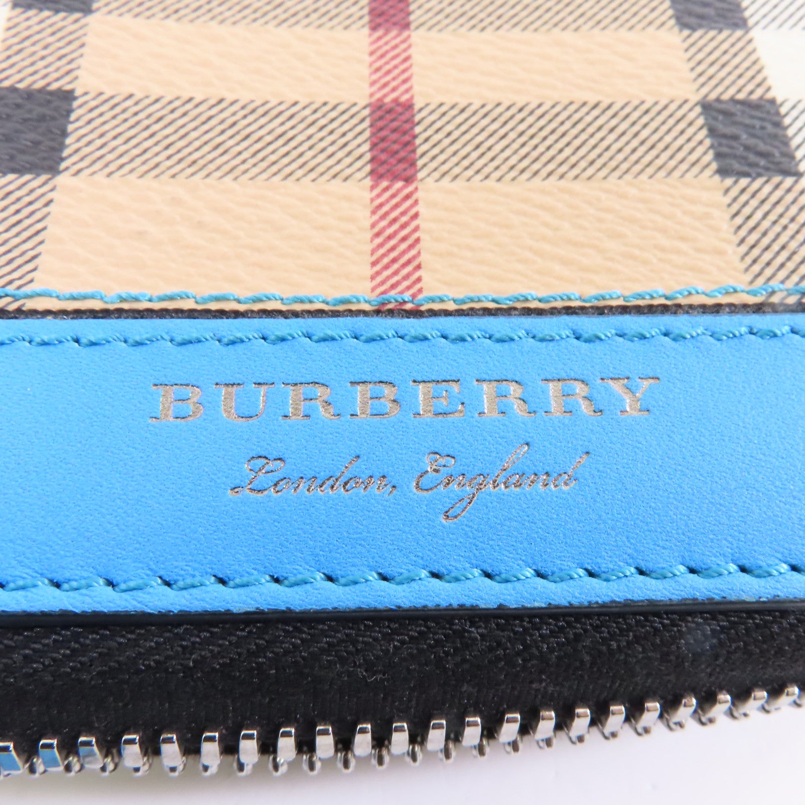 BURBERRY 塗層帆布Zipped Long Wallet銀扣長錢包米色/淺藍色