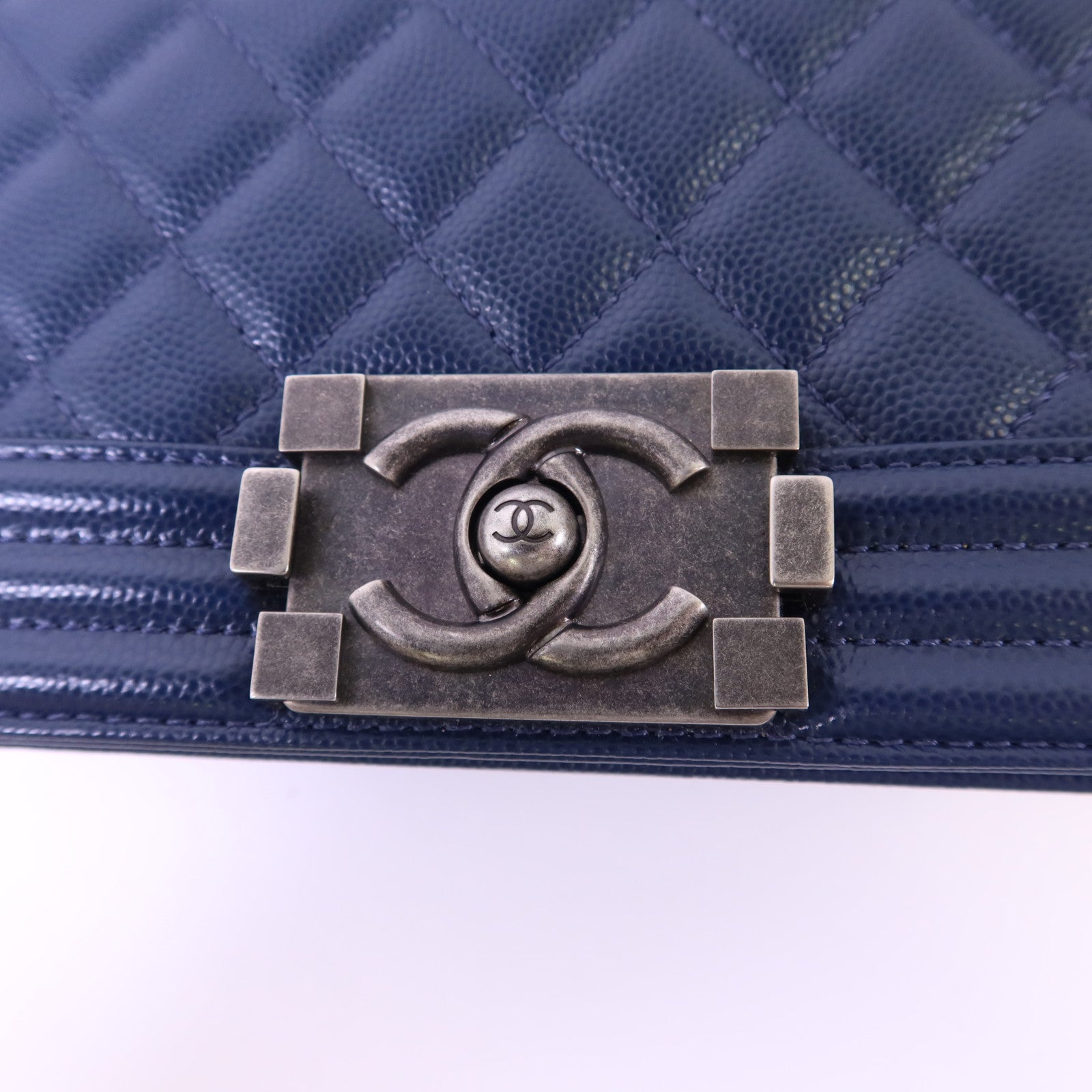 CHANEL 牛皮皮革Chanel Boy Small鏈帶肩背袋