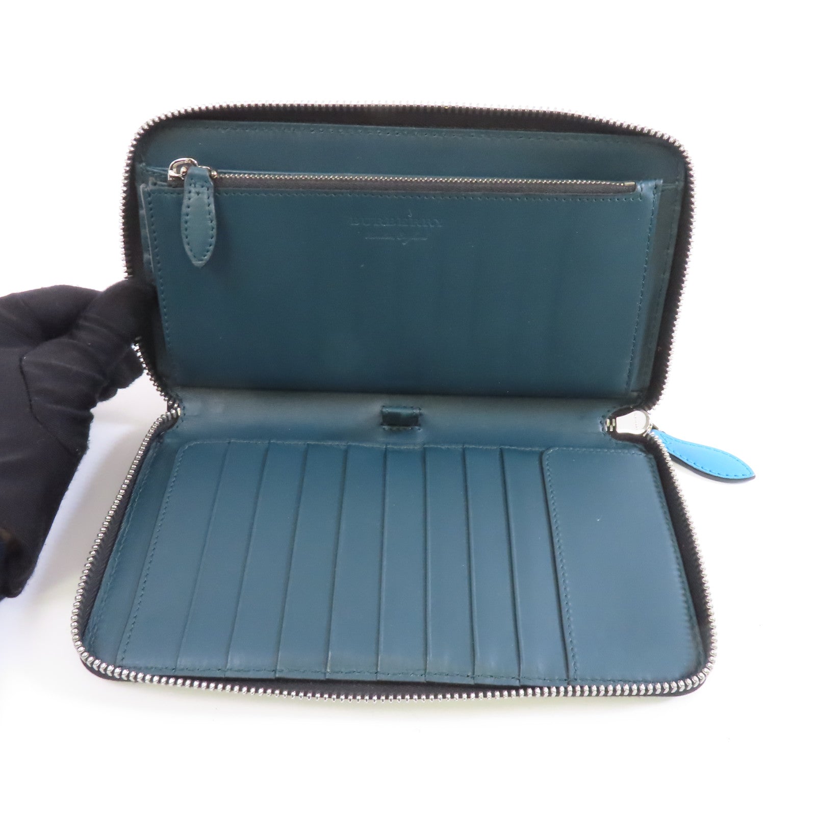 BURBERRY 塗層帆布Zipped Long Wallet銀扣長錢包米色/淺藍色