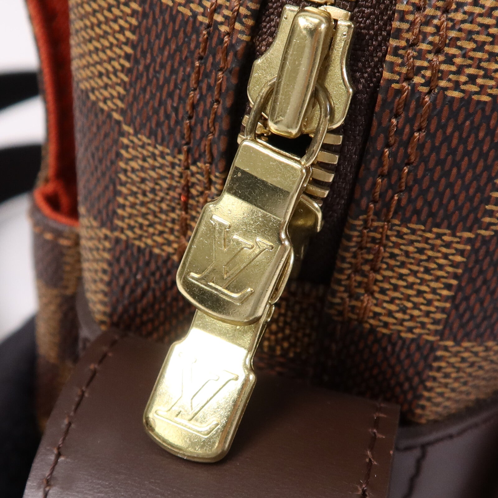 LOUIS VUITTON Damier Naviglio金扣肩背袋