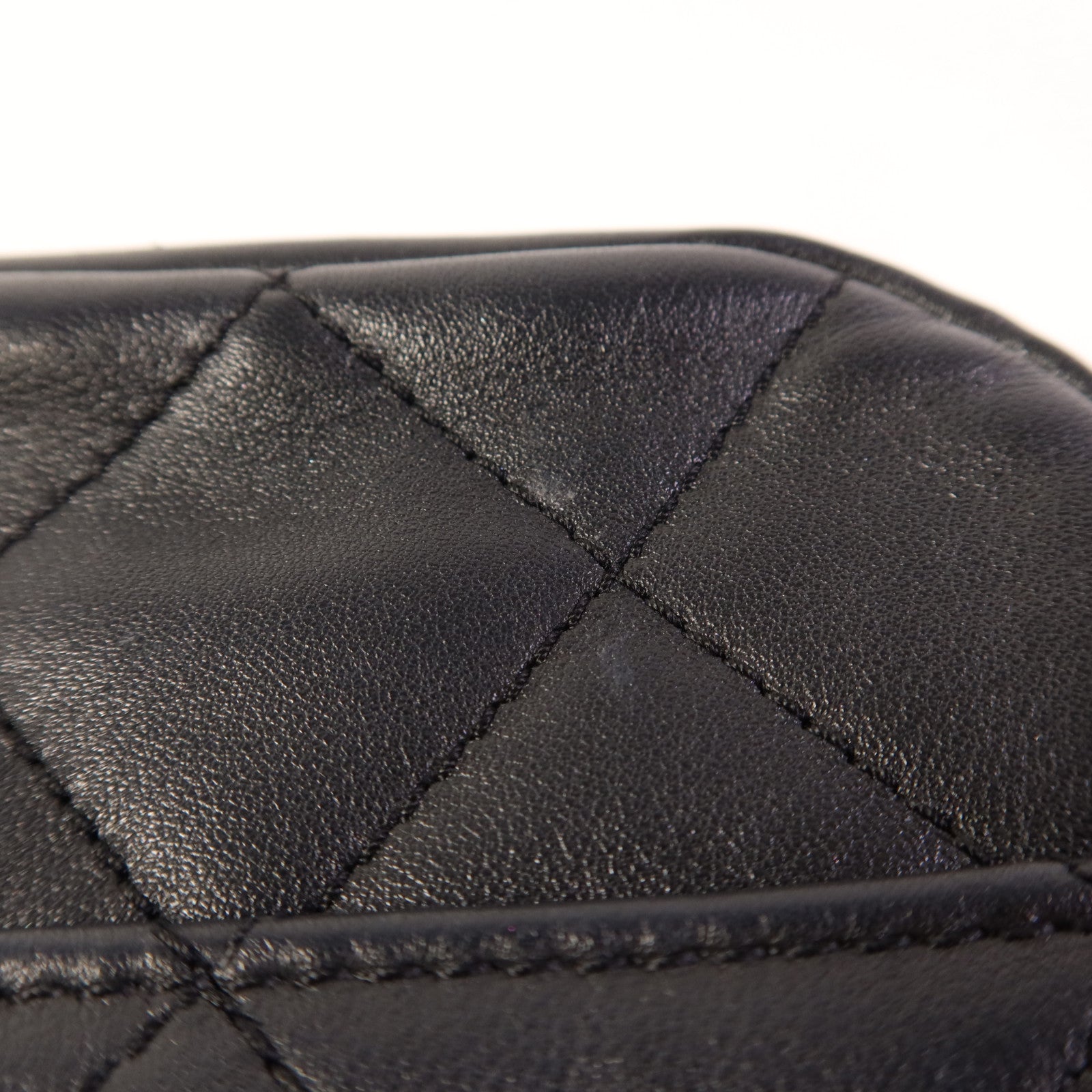 CHANEL 牛皮皮革Enchained Camera Bag金扣肩背袋