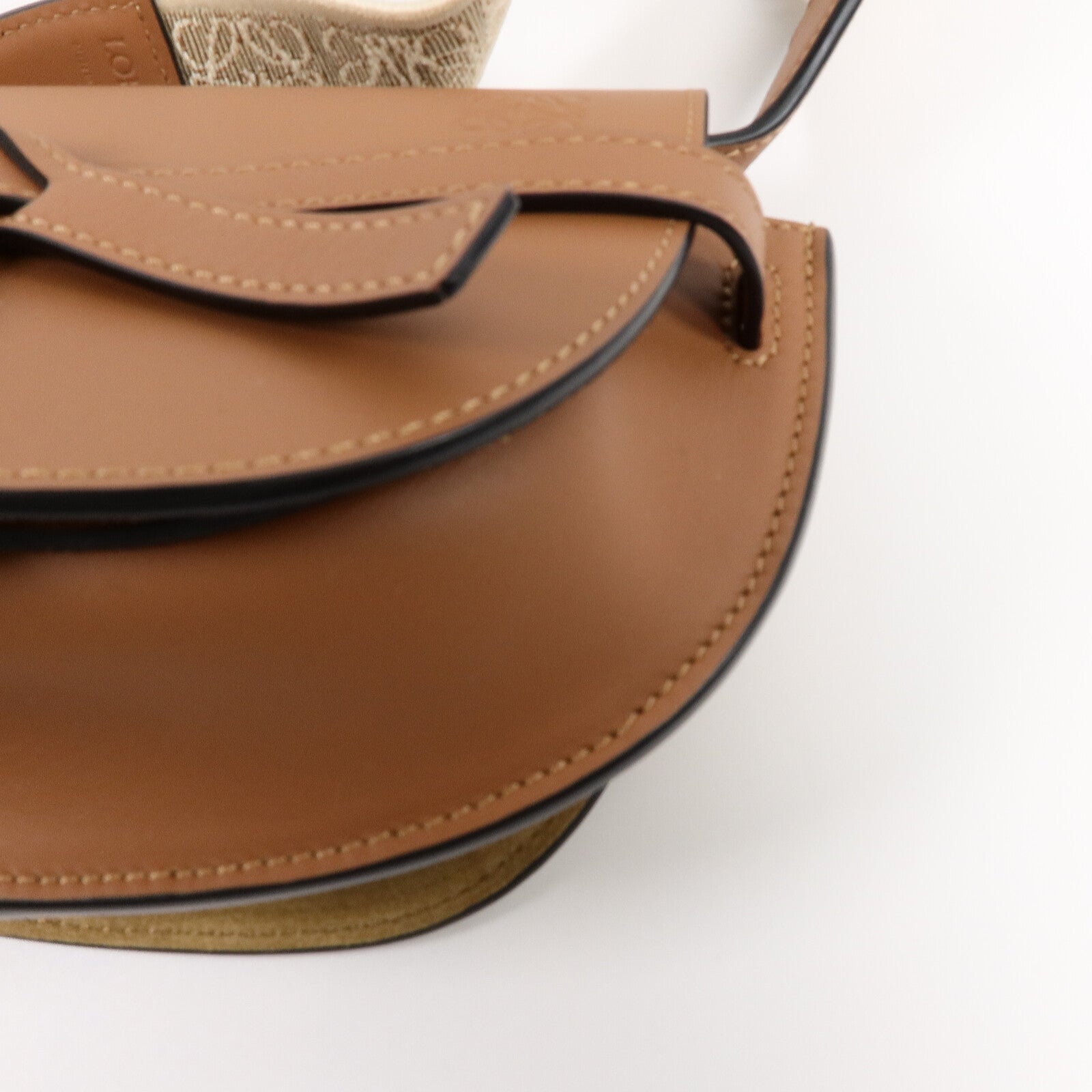 LOEWE 牛皮皮革Mini Gate肩背袋