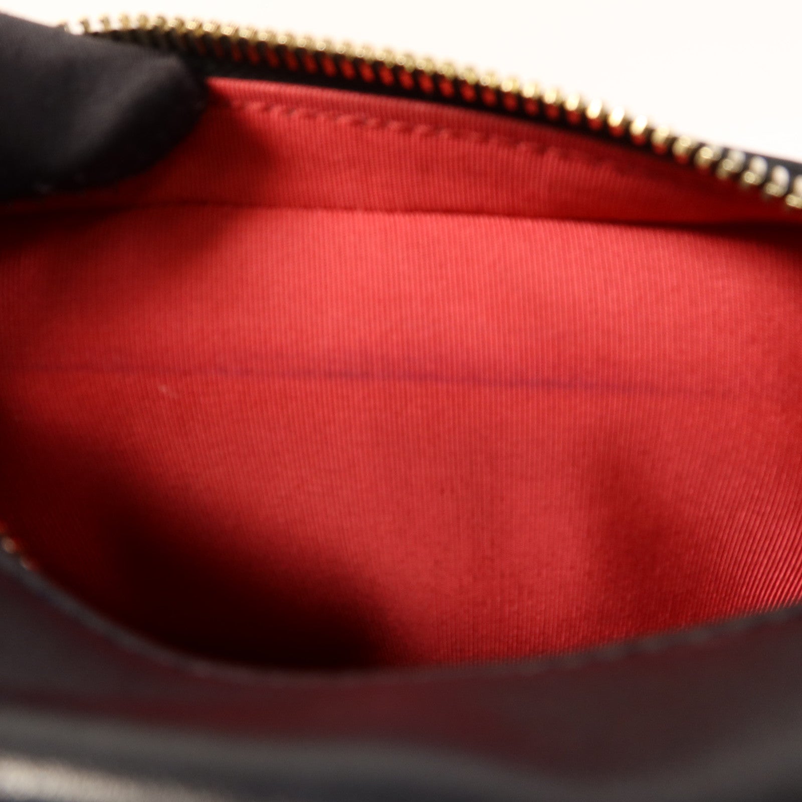 CHANEL 牛皮皮革Enchained Camera Bag金扣肩背袋