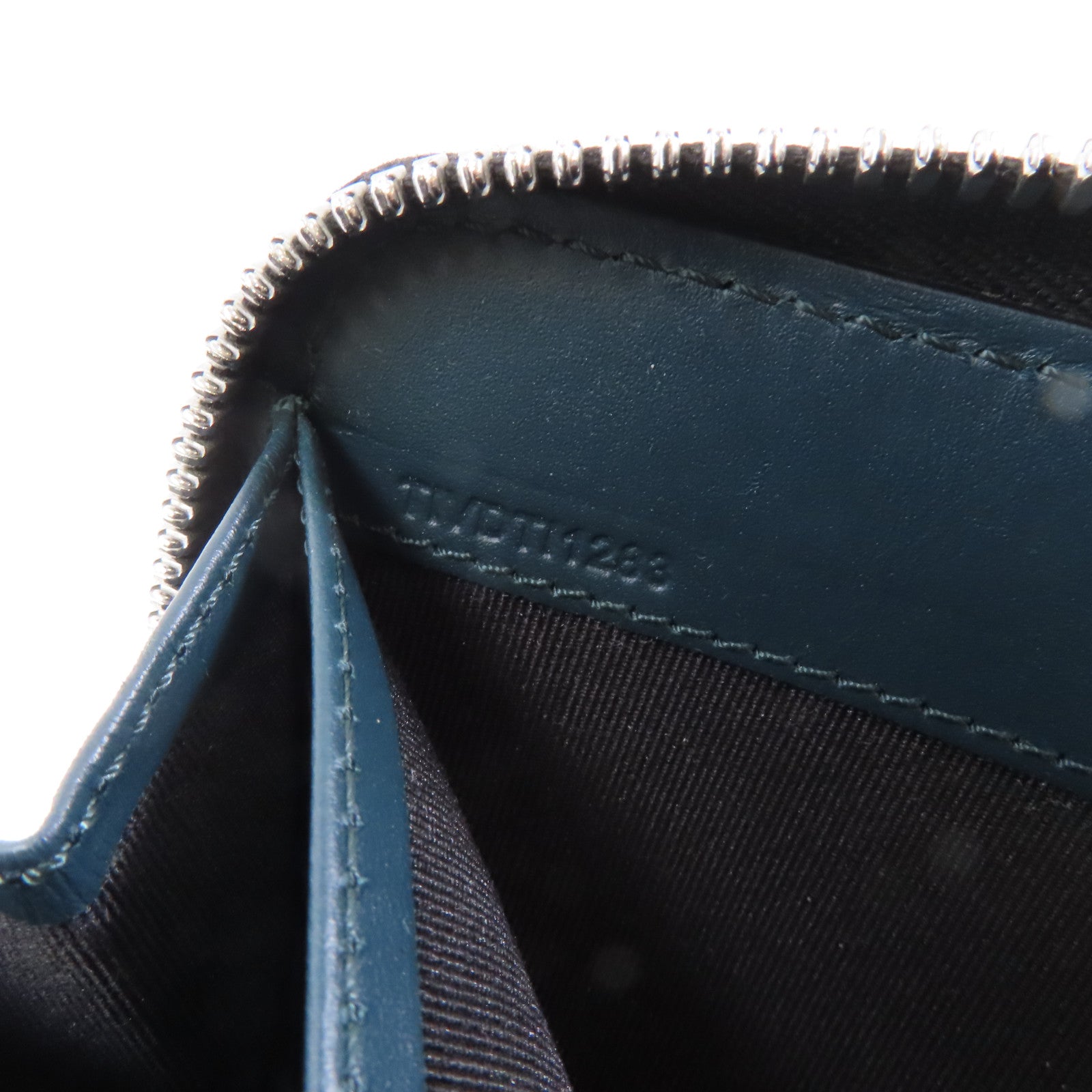 BURBERRY 塗層帆布Zipped Long Wallet銀扣長錢包米色/淺藍色