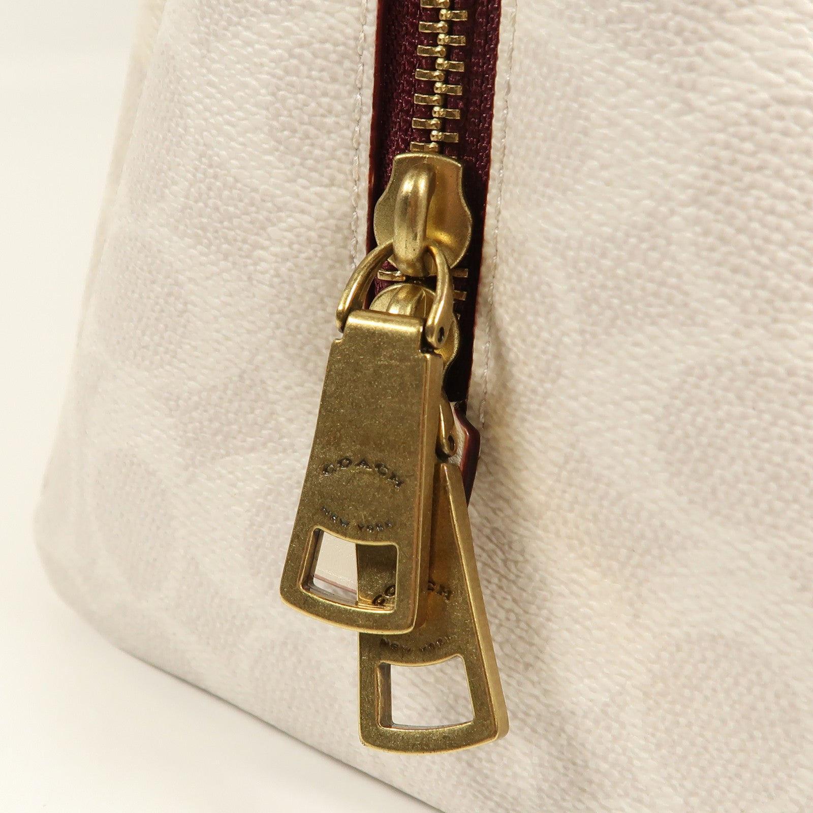 COACH 塗層帆布Shoulder Bag金扣肩背袋