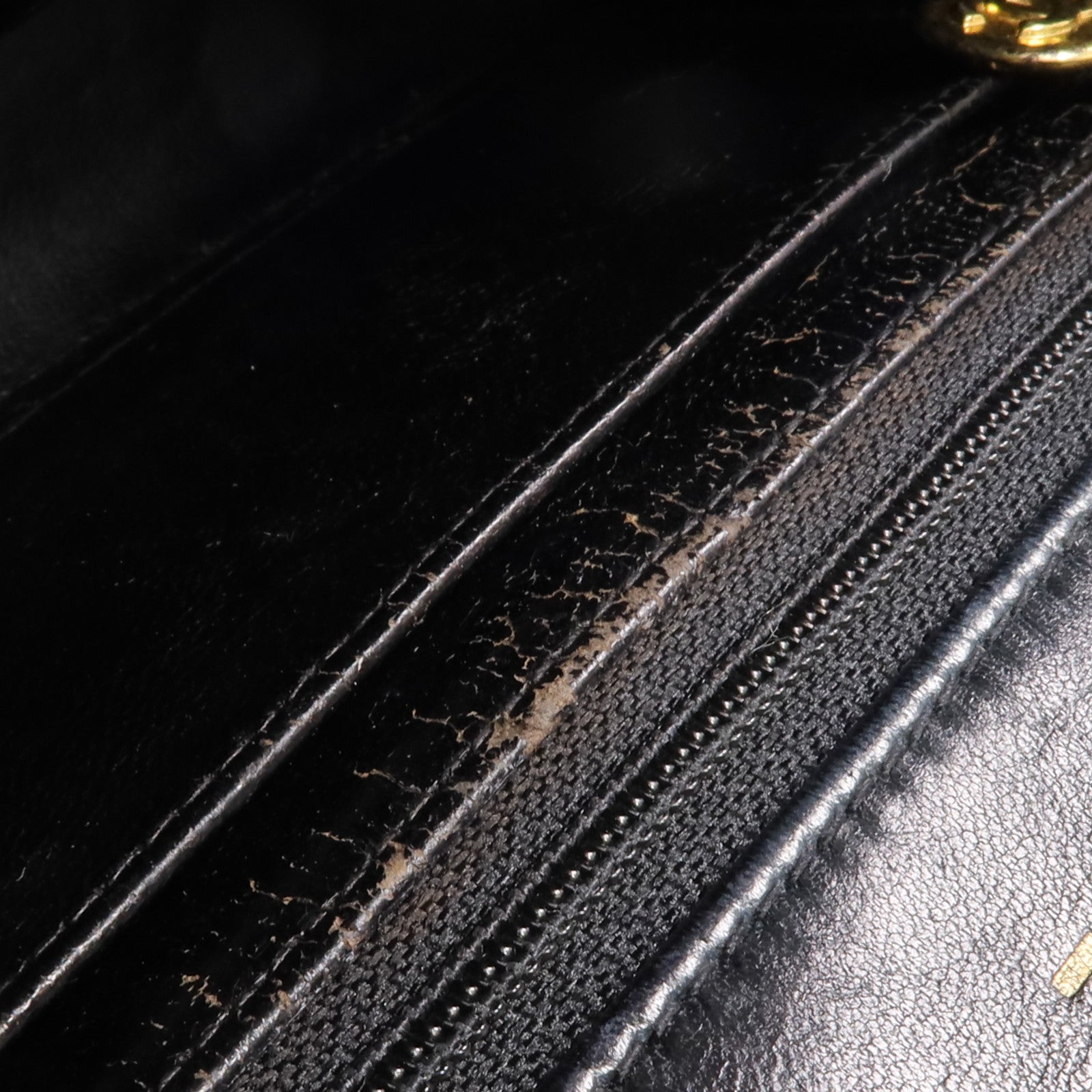CHANEL 漆皮皮革Vintage Chain Sholder Bag金扣鏈帶肩背袋