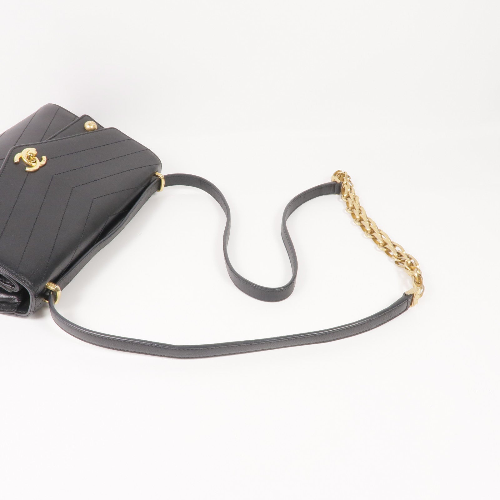 CHANEL 牛皮皮革Chain Shoulder Bag金扣鏈帶肩背袋