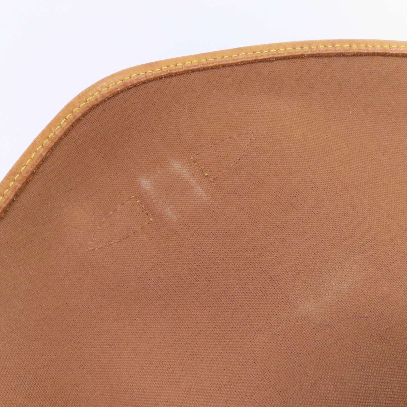 LOUIS VUITTON 【激減優惠】Monogram Saumur 30金扣肩背袋