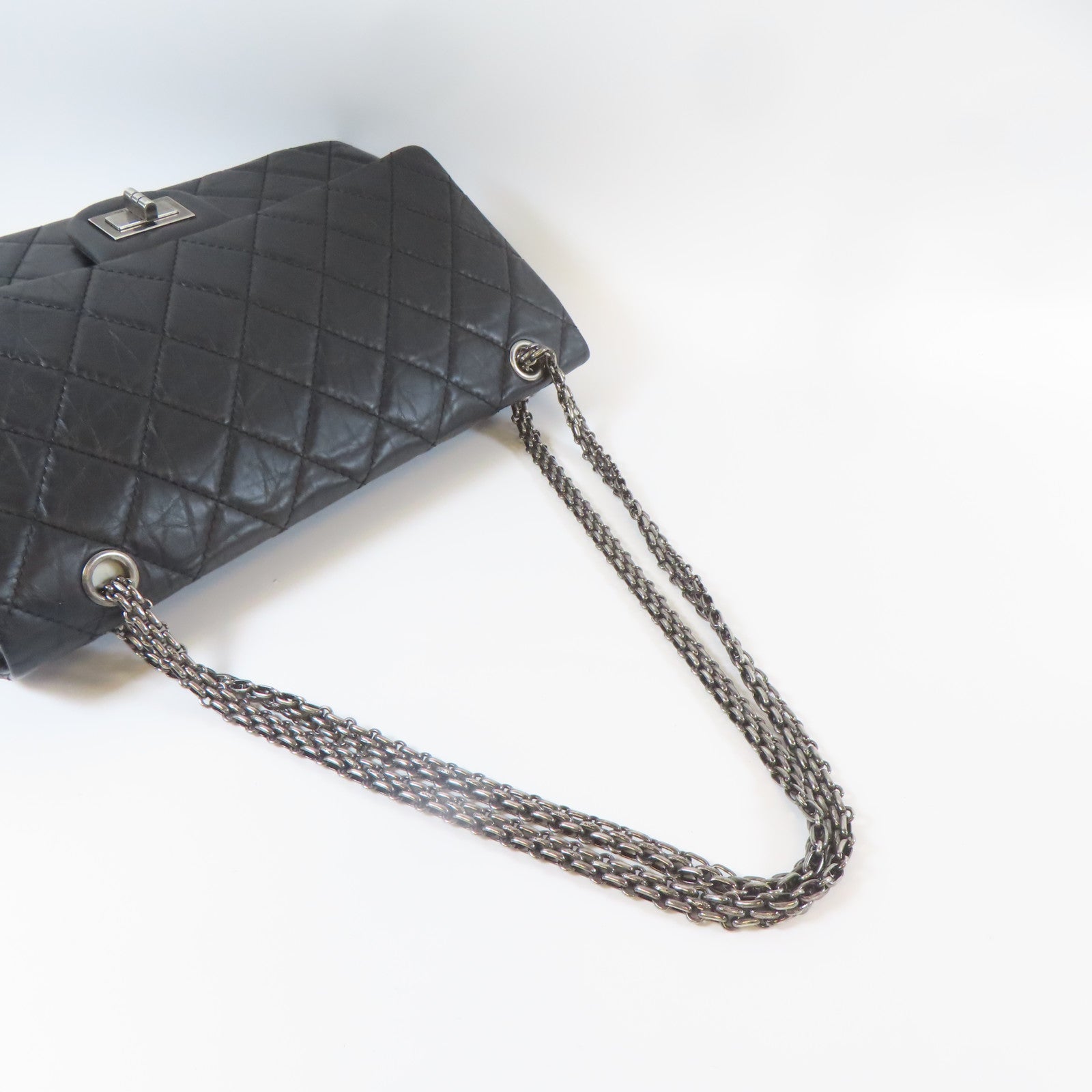 CHANEL 【清倉大減價】菱格牛皮皮革2.55 Chain Shoulder銀扣鏈帶肩背袋黑色