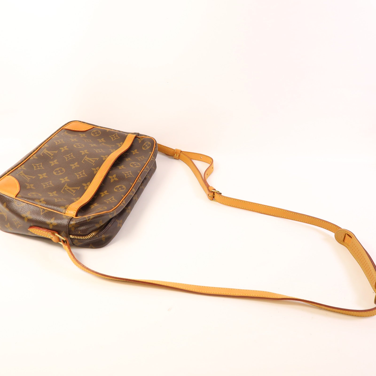 LOUIS VUITTON Monogram Trocadero 30金扣肩背袋