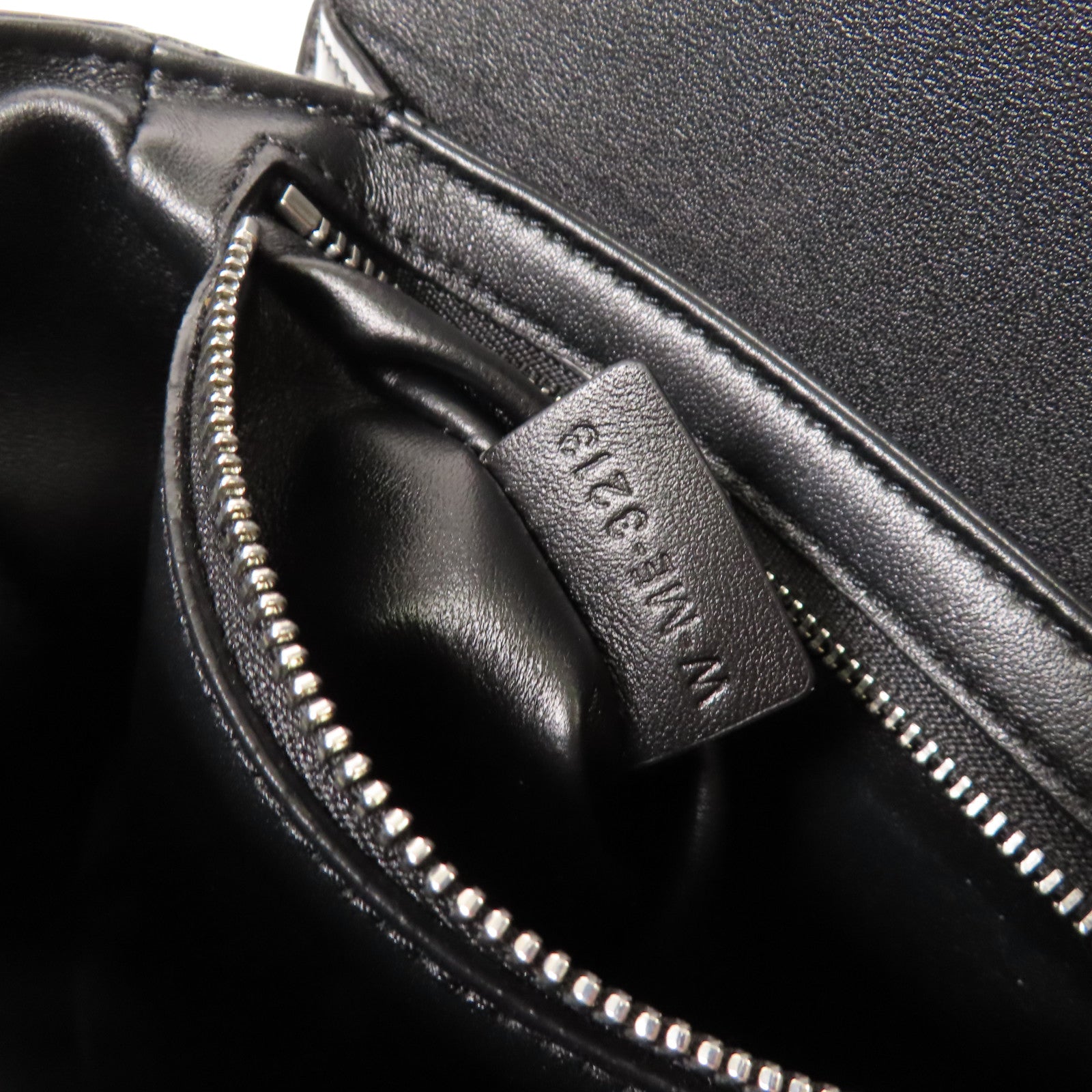 CELINE 牛皮皮革Teen Triomphe Bag銀扣肩背袋