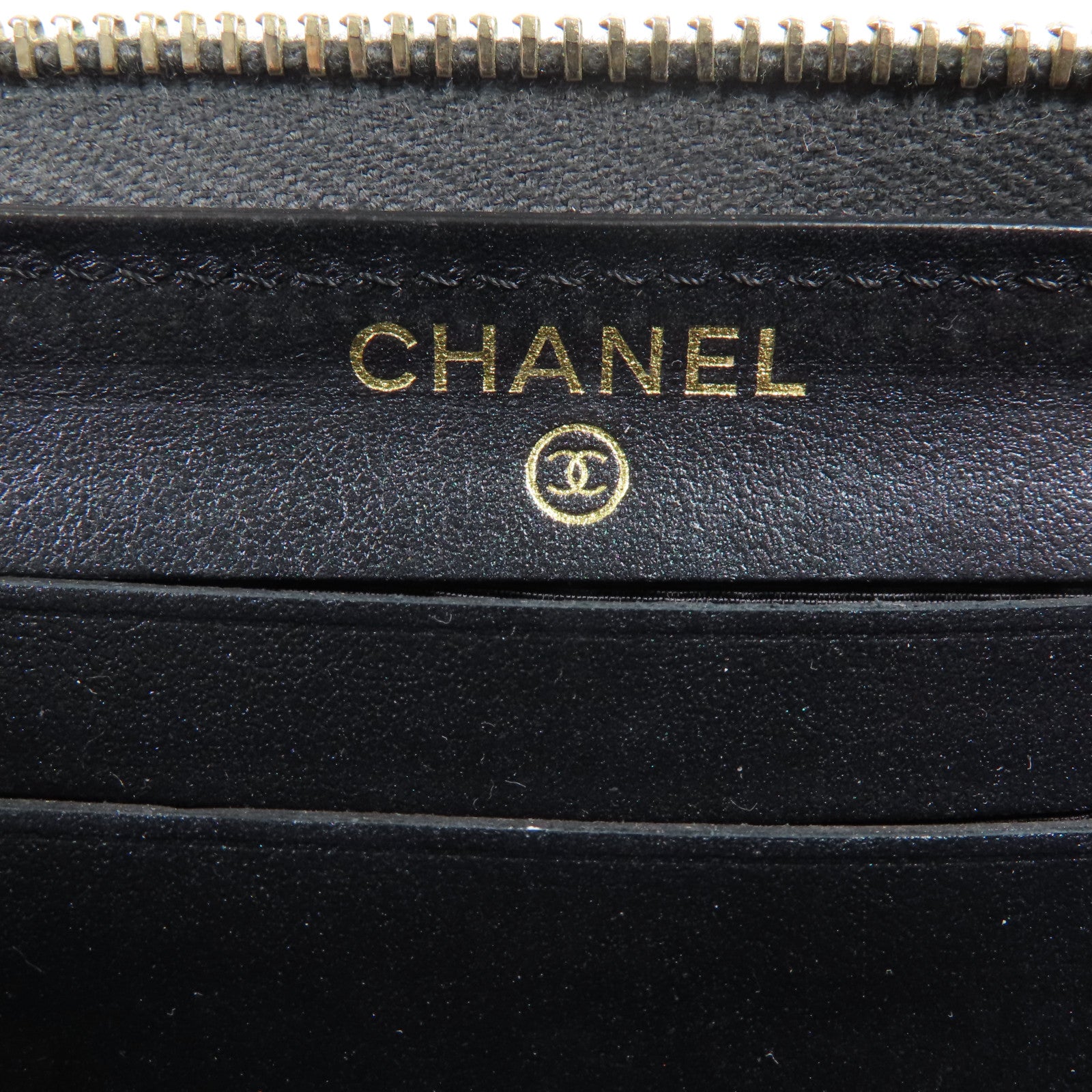 CHANEL 牛皮皮革Classic Zip Wallet Medium金扣錢包