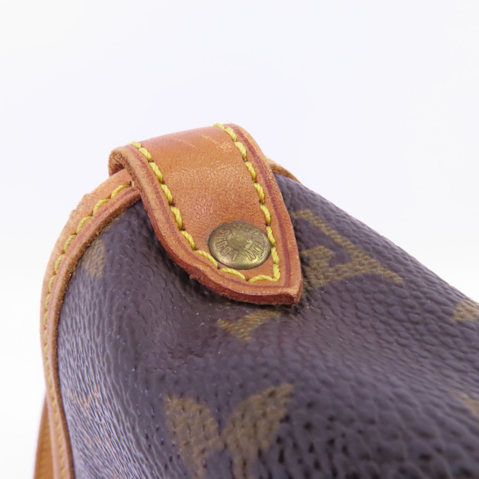 LOUIS VUITTON 【激減優惠】Monogram Saumur 30金扣肩背袋