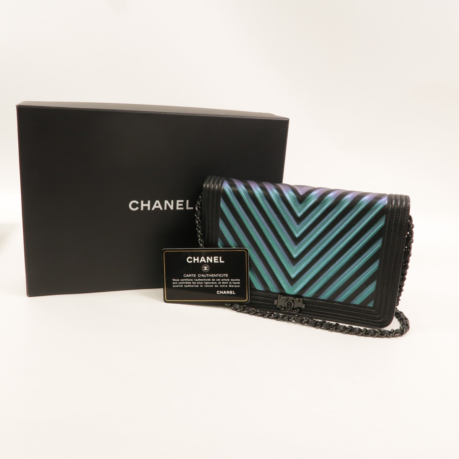 CHANEL 牛皮皮革WOC Wallet On Chain鏈帶肩背袋