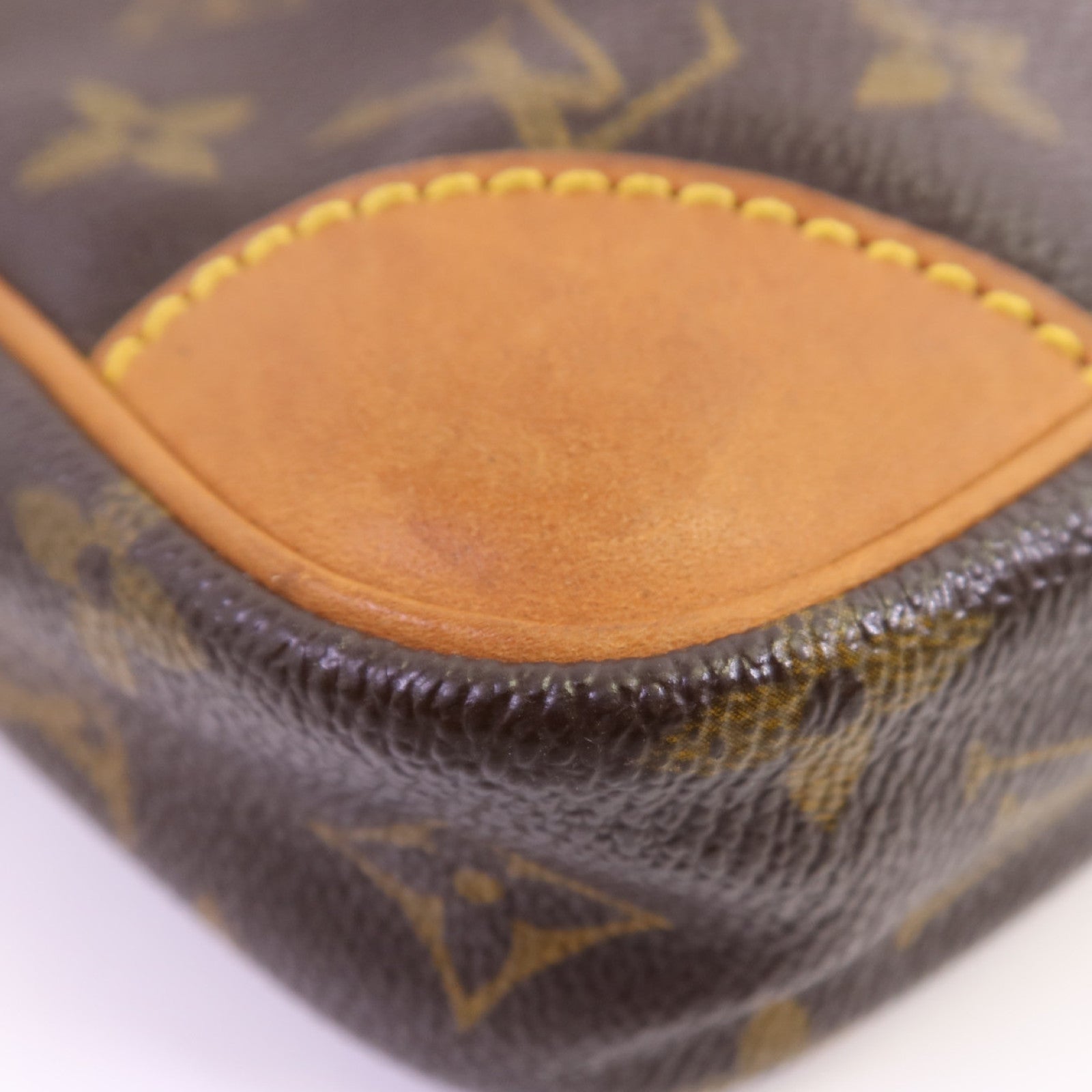 LOUIS VUITTON 【激減優惠】Monogram Danube金扣肩背袋
