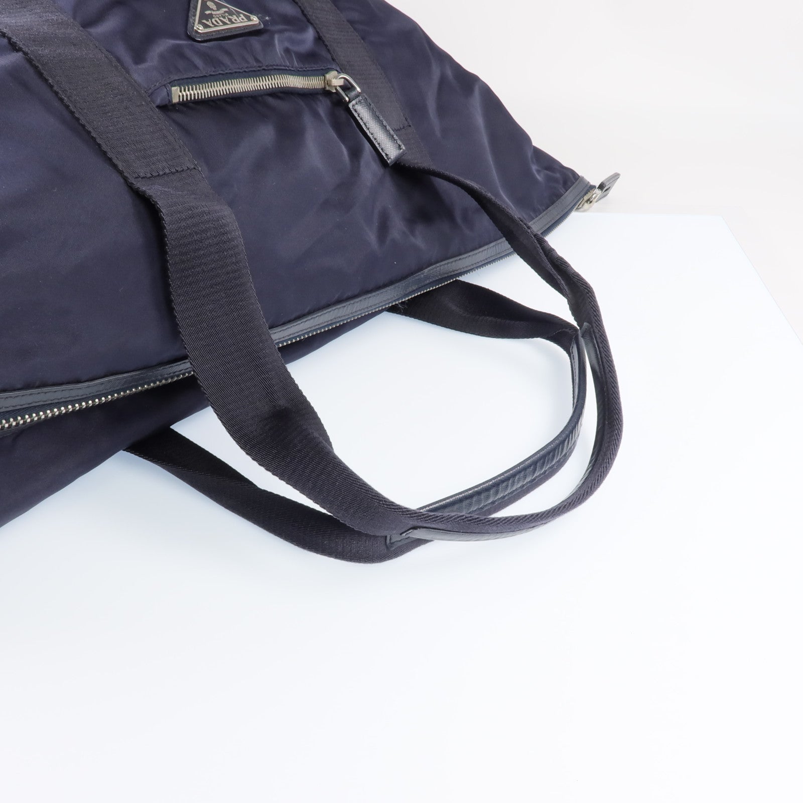PRADA 尼龍Sholder Bag銀扣肩背袋