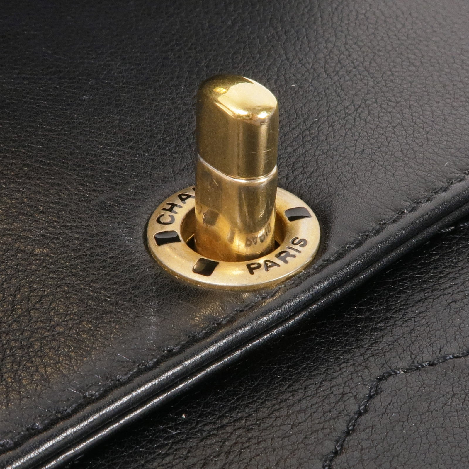 CHANEL 牛皮皮革Chain Shoulder Bag金扣鏈帶肩背袋