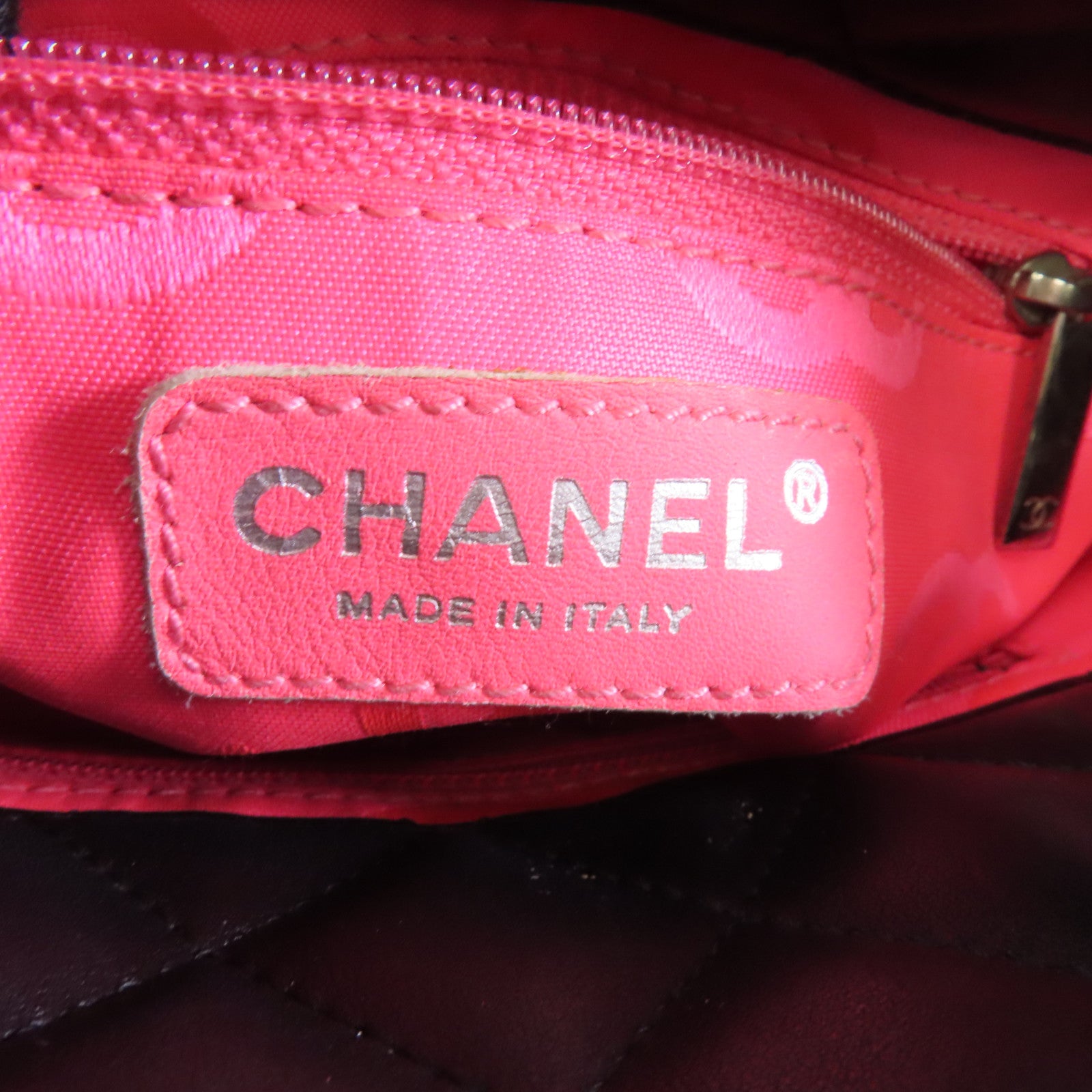 CHANEL 菱格牛皮皮革Cambon Bucket銀扣手挽袋黑色