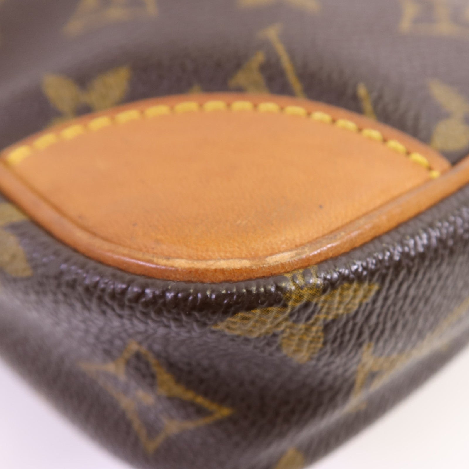 LOUIS VUITTON 【激減優惠】Monogram Danube金扣肩背袋