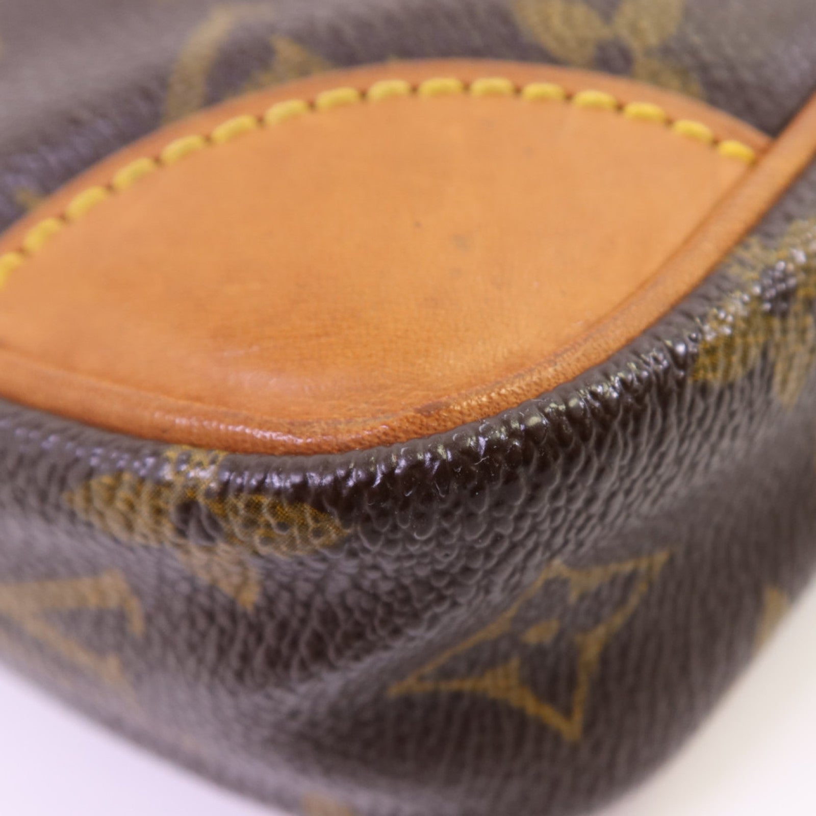 LOUIS VUITTON 【激減優惠】Monogram Danube金扣肩背袋