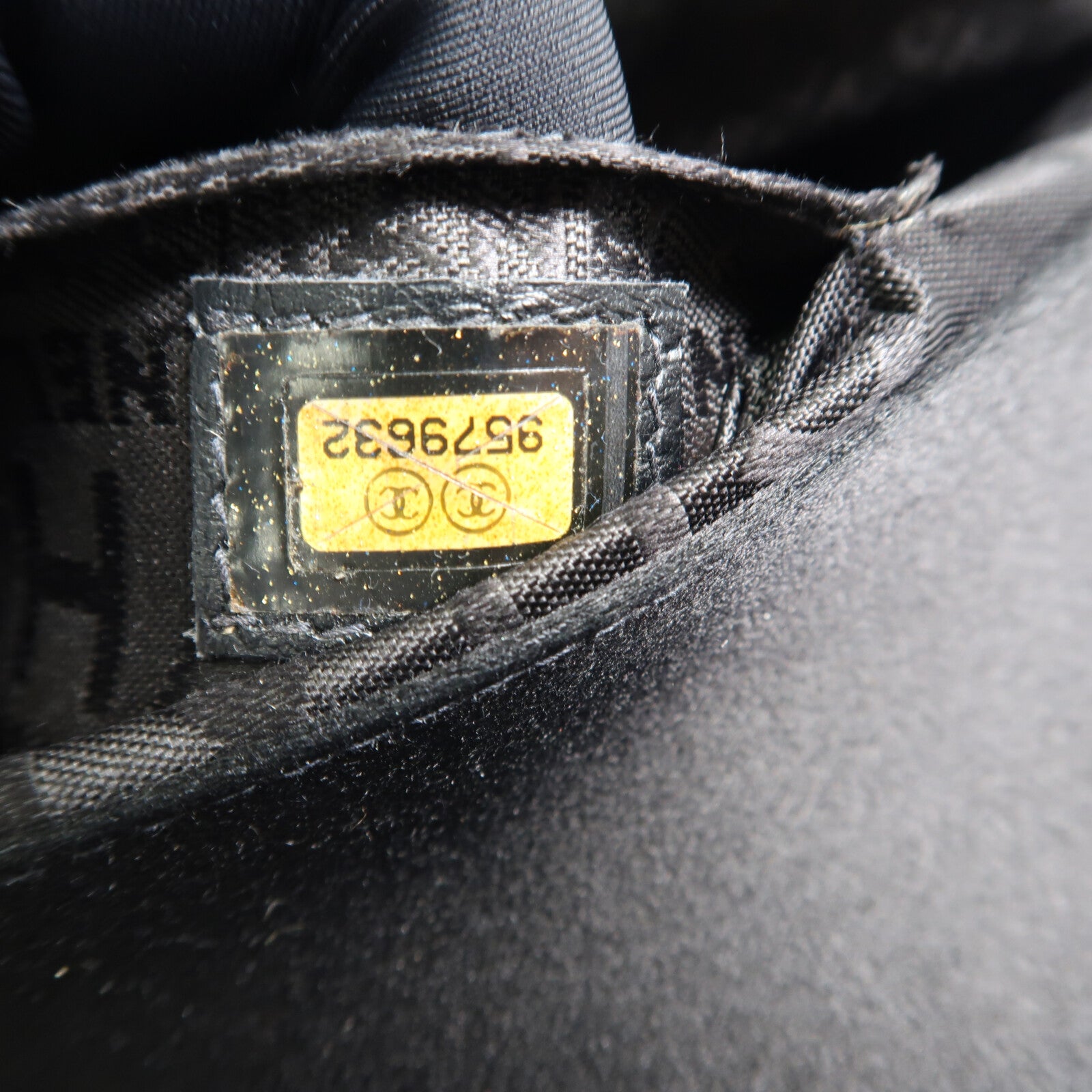 CHANEL 帆布Chain Shoulder金扣鏈帶肩背袋