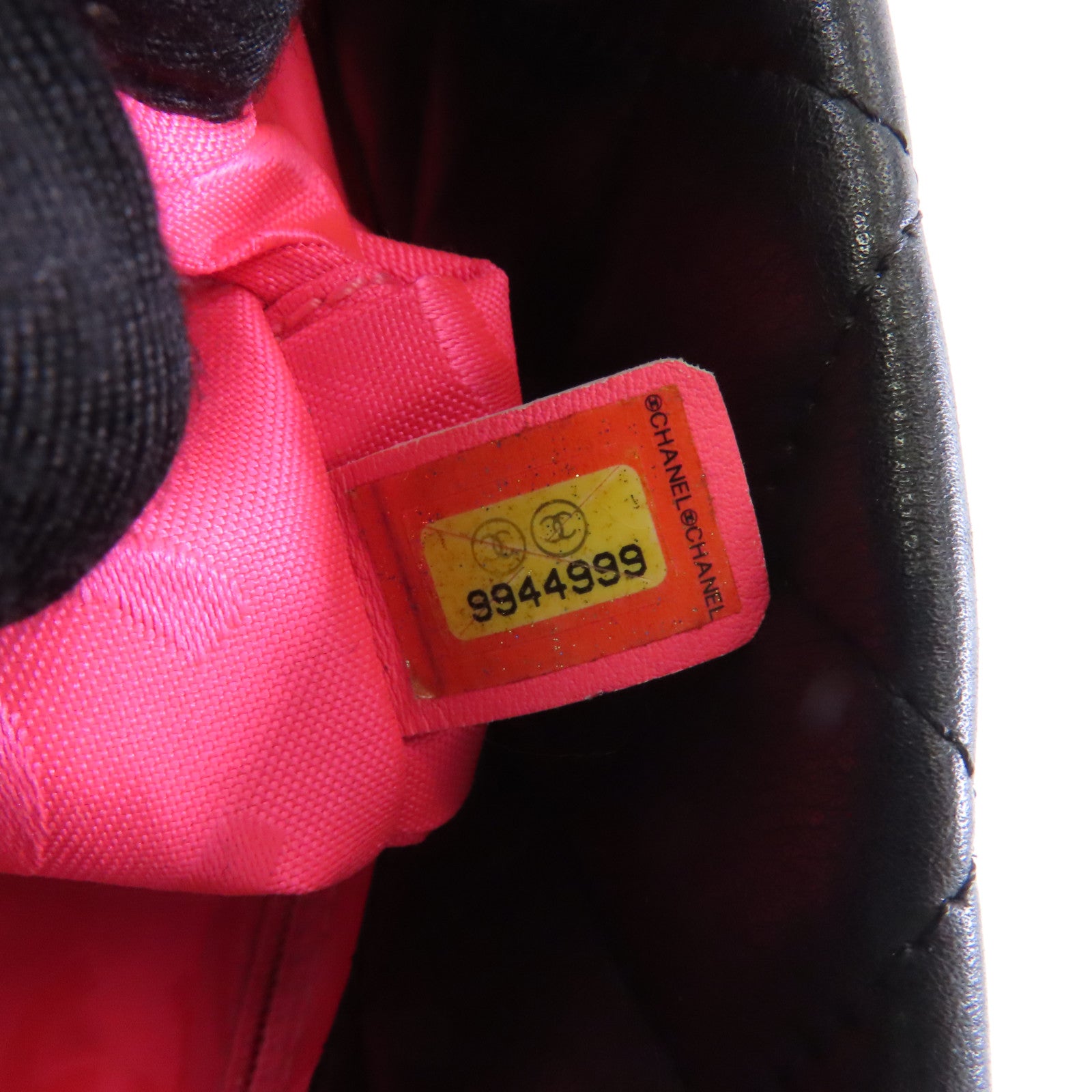 CHANEL 菱格牛皮皮革Cambon Bucket銀扣手挽袋黑色
