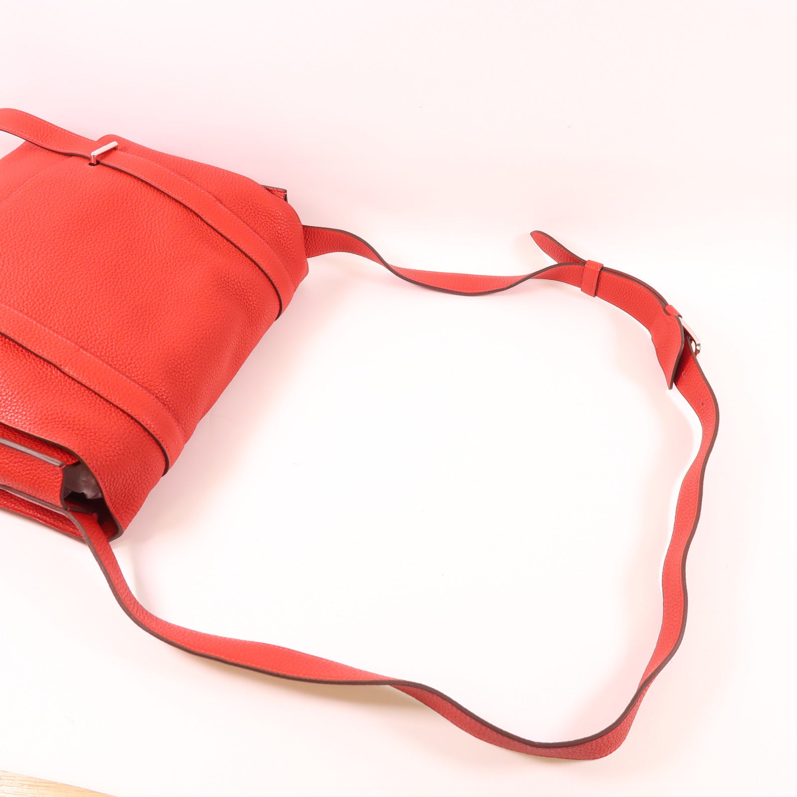 HERMES 【激減優惠】Clemence皮革Steve 35 Messenger Bag銀扣肩背袋