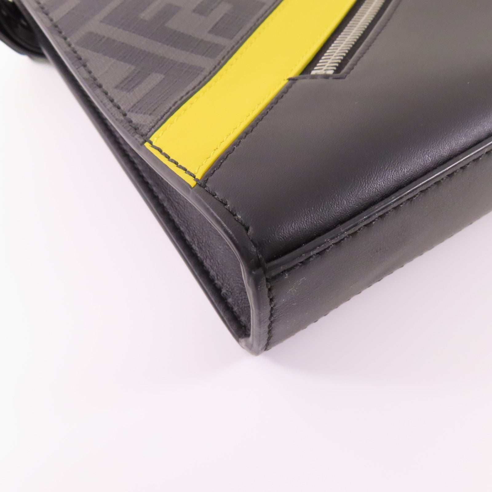 FENDI 牛皮皮革/塗層帆布Pouch銀扣手拿包