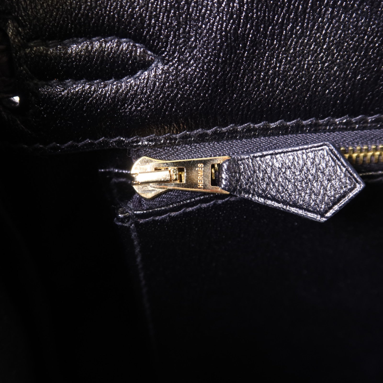 HERMES Alligator Mat皮革Birkin 25金扣手挽袋Noir