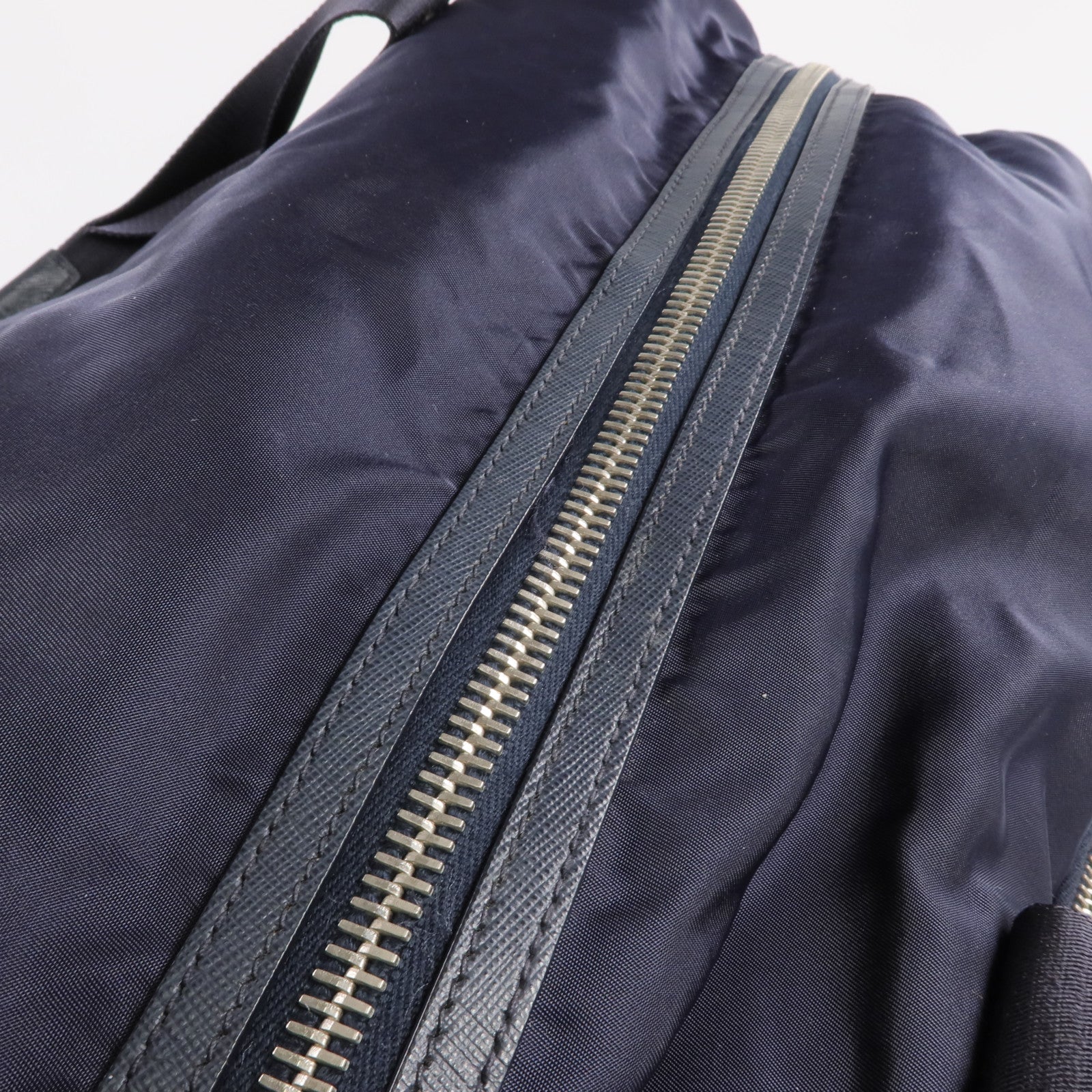 PRADA 尼龍Sholder Bag銀扣肩背袋