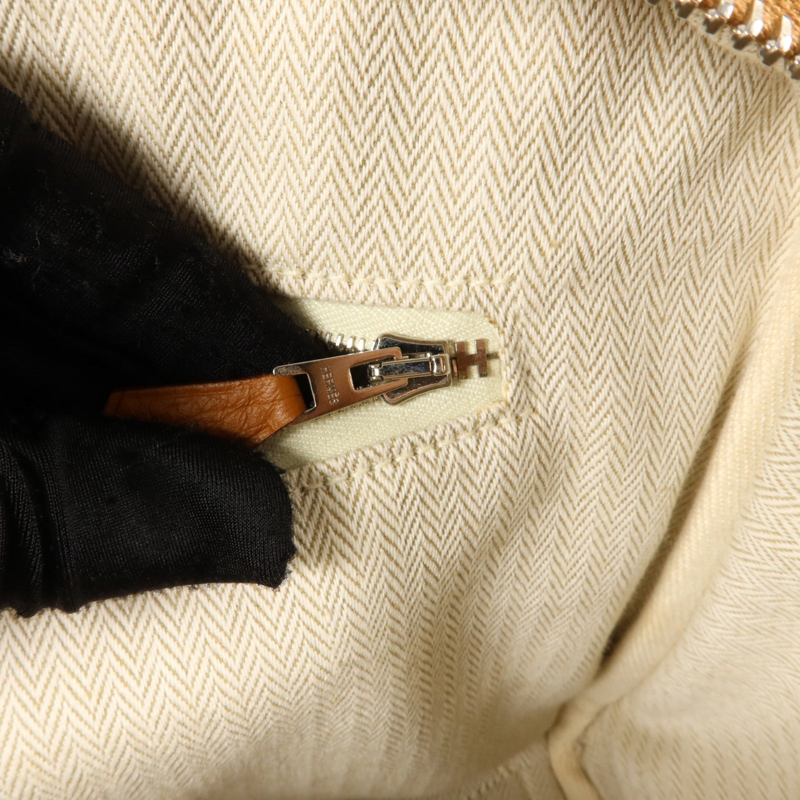 HERMES Clemence皮革Victoria 35肩背袋Gold