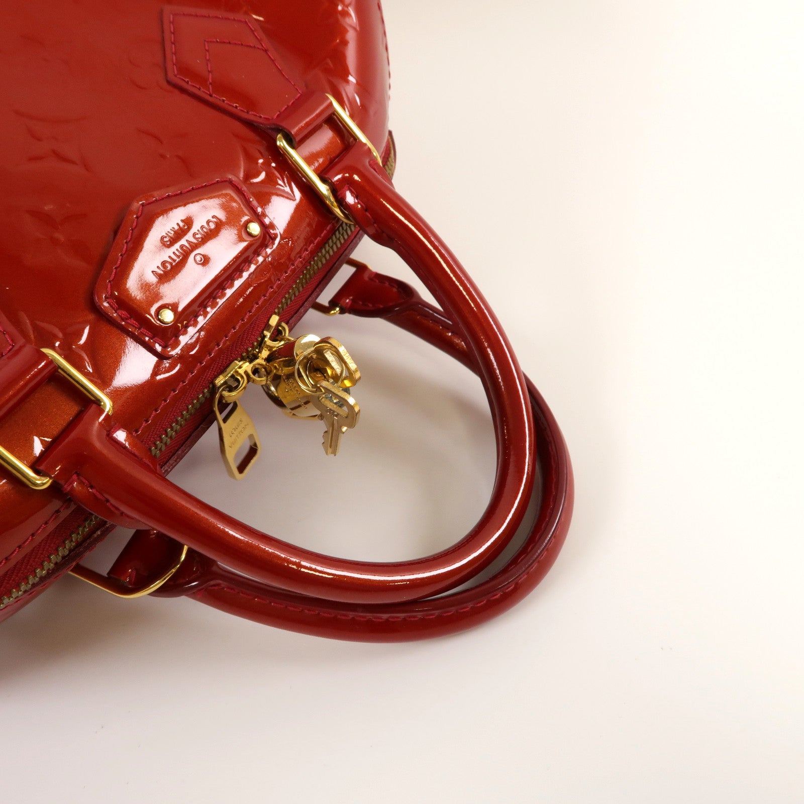LOUIS VUITTON **【激減優惠】Monogram Vernis Montana金扣手挽袋紅色