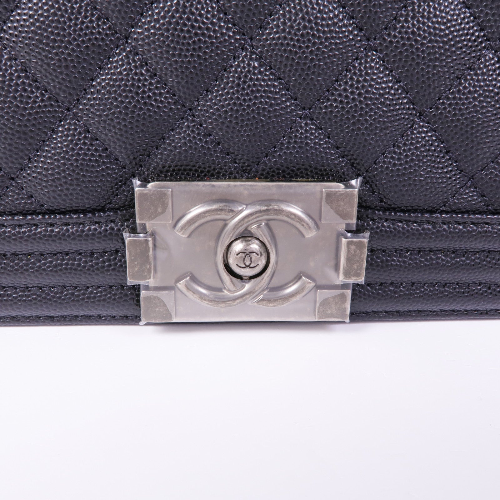 CHANEL 牛皮皮革Boy 25銀扣鏈帶肩背袋