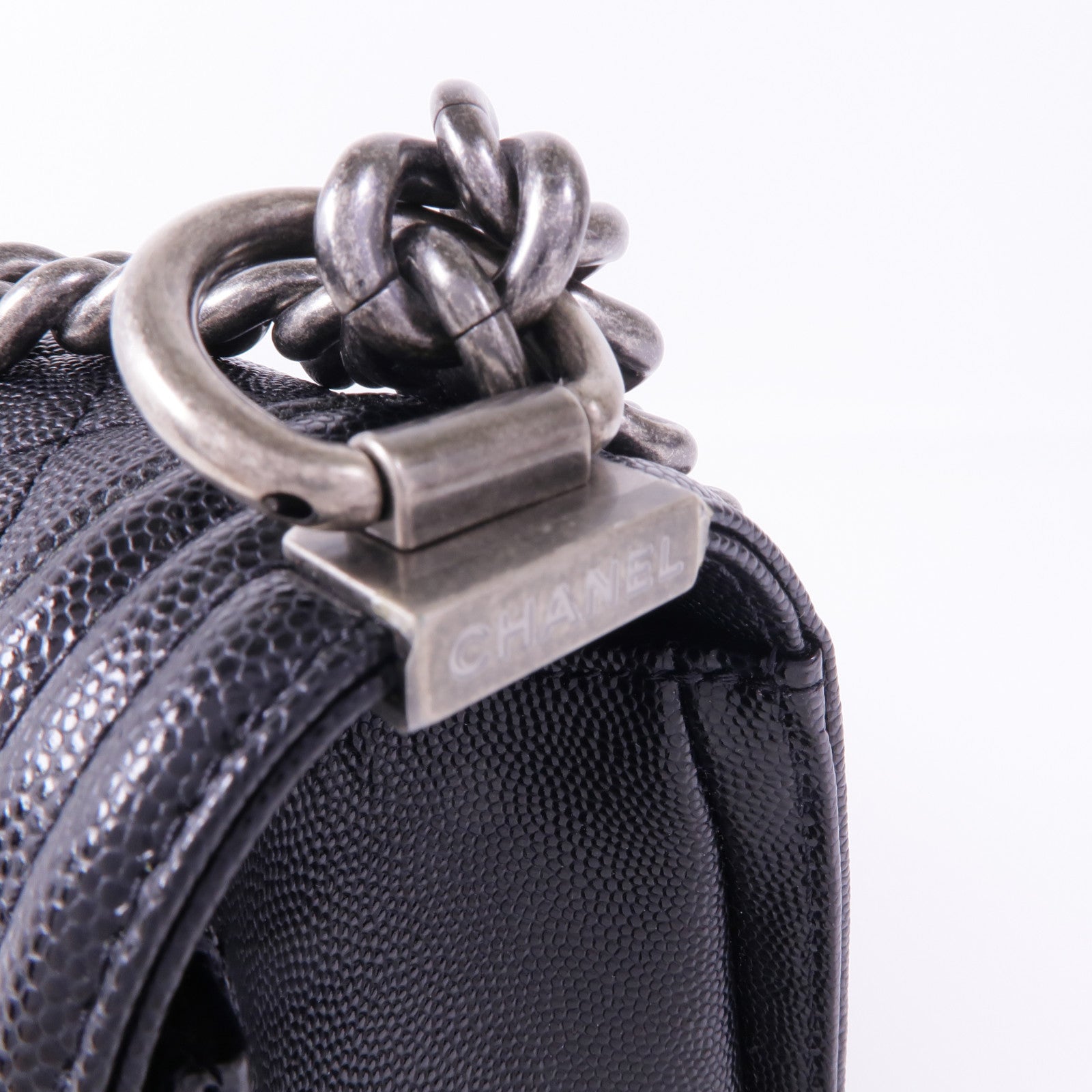 CHANEL 牛皮皮革Boy 25銀扣鏈帶肩背袋