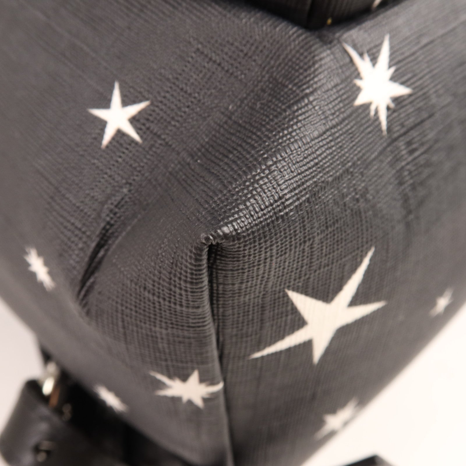 MOSCHINO 塗層帆布Backpack銀扣背包