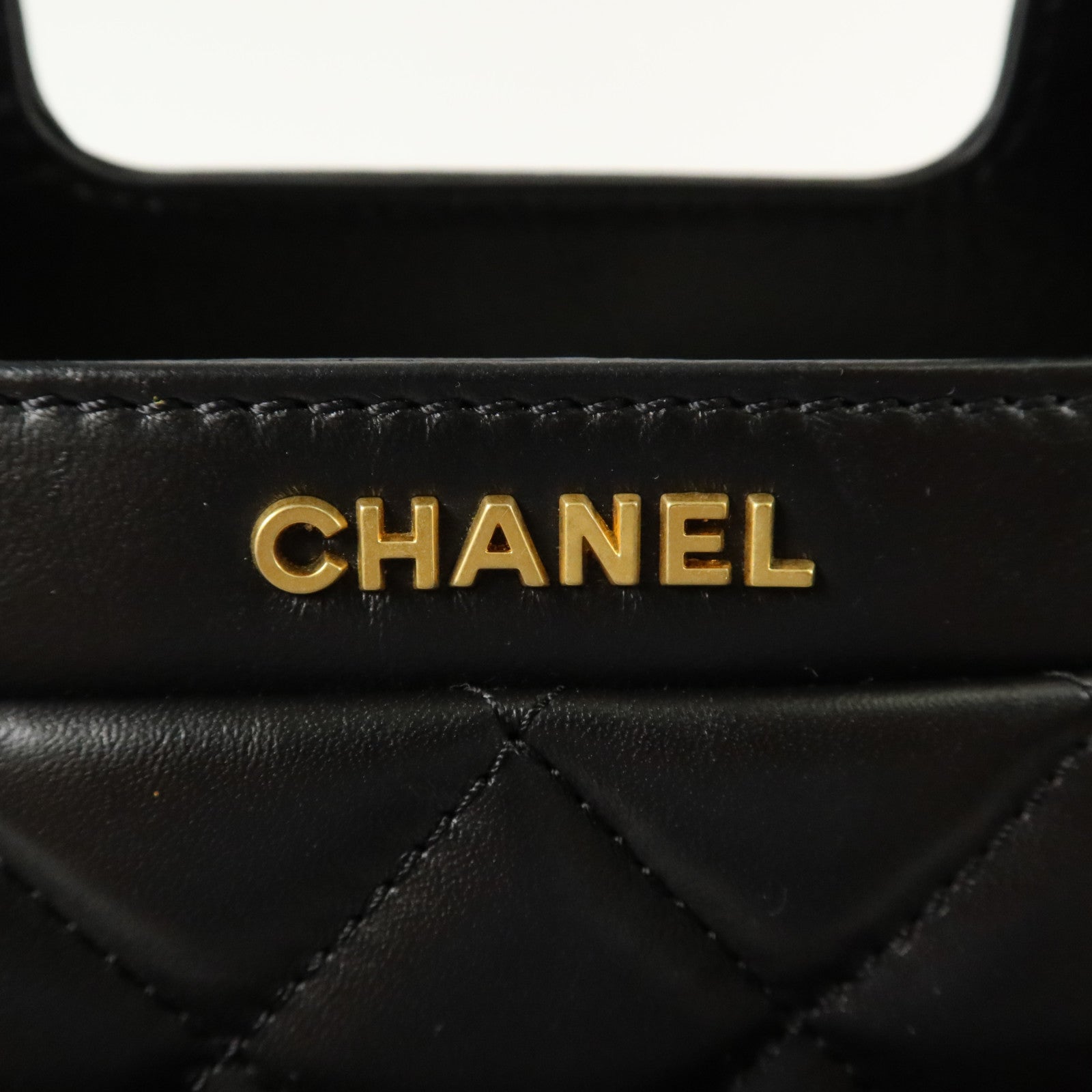 CHANEL 羊皮皮革Graphic Catch金扣鏈帶肩背袋