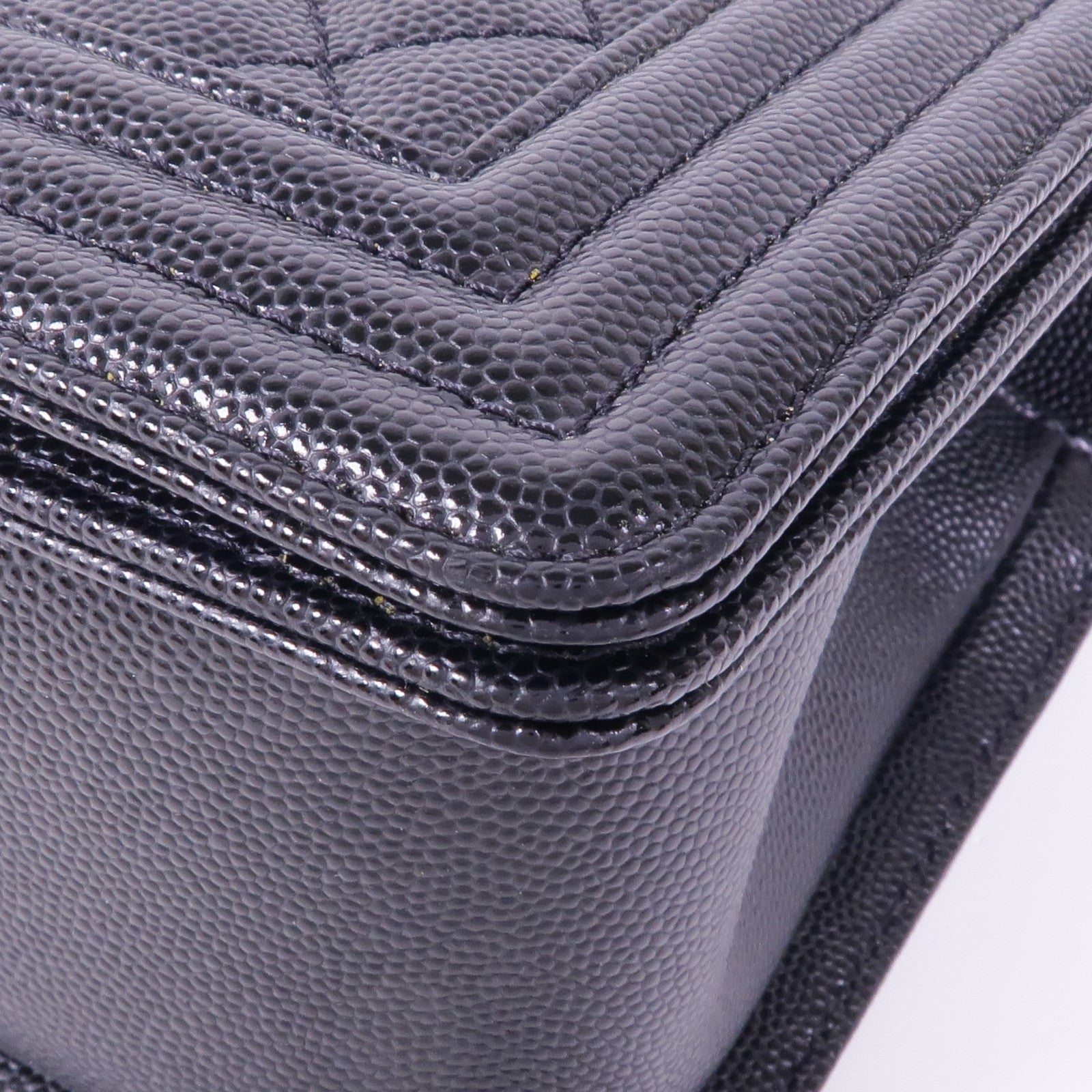 CHANEL 牛皮皮革Boy 25銀扣鏈帶肩背袋