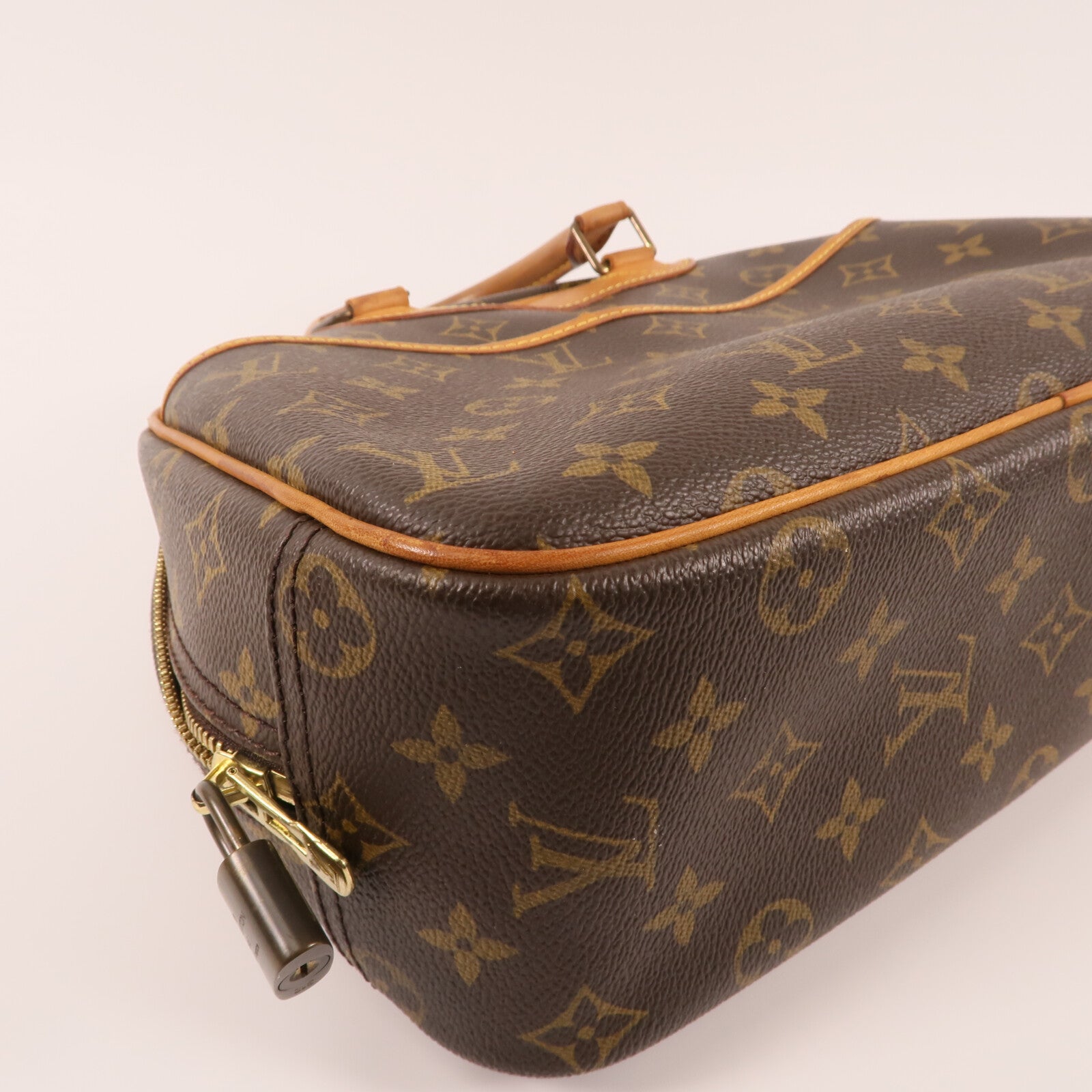 LOUIS VUITTON Monogram Trouville金扣手挽袋