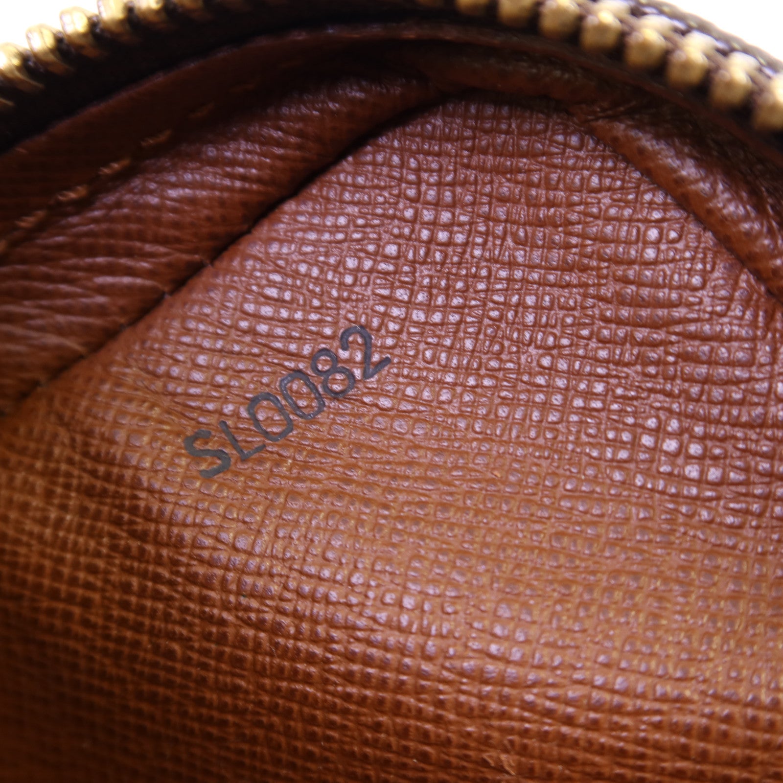 LOUIS VUITTON 【激減優惠】Monogram Danube金扣肩背袋