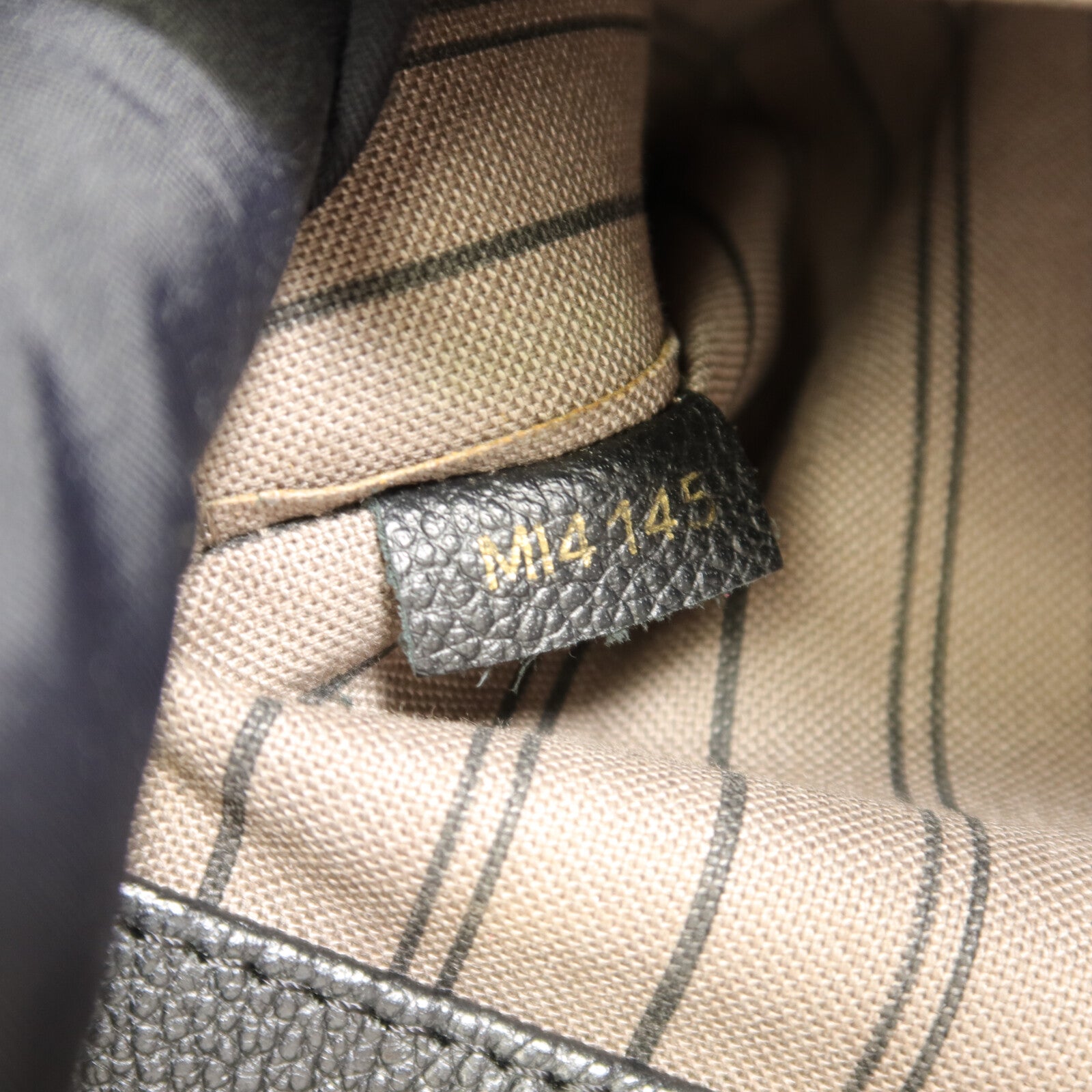 LOUIS VUITTON Monogram Empreinte Montaigne MM手挽肩背兩用袋