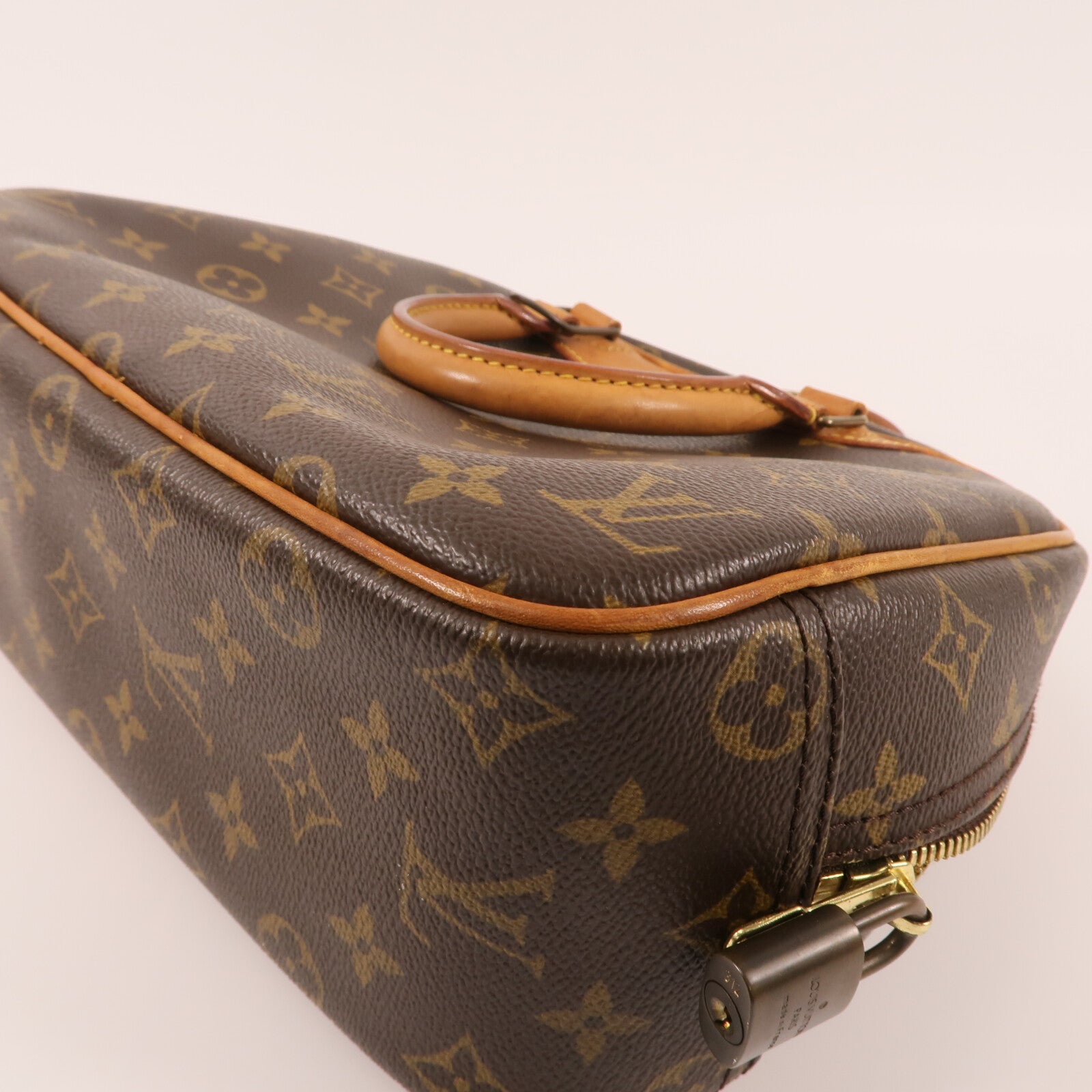 LOUIS VUITTON Monogram Trouville金扣手挽袋