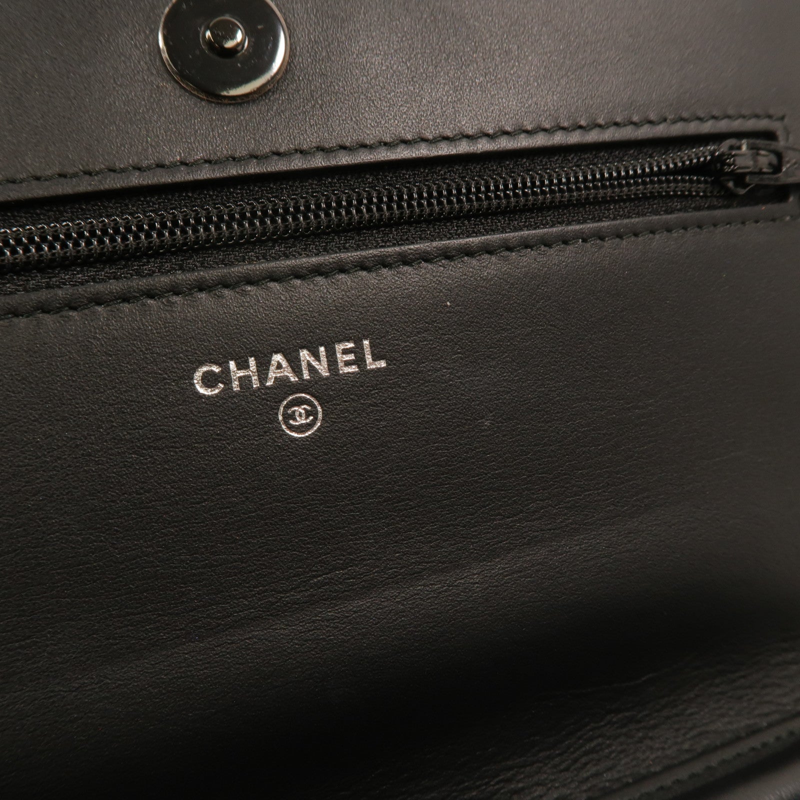 CHANEL 牛皮皮革WOC Wallet On Chain鏈帶肩背袋