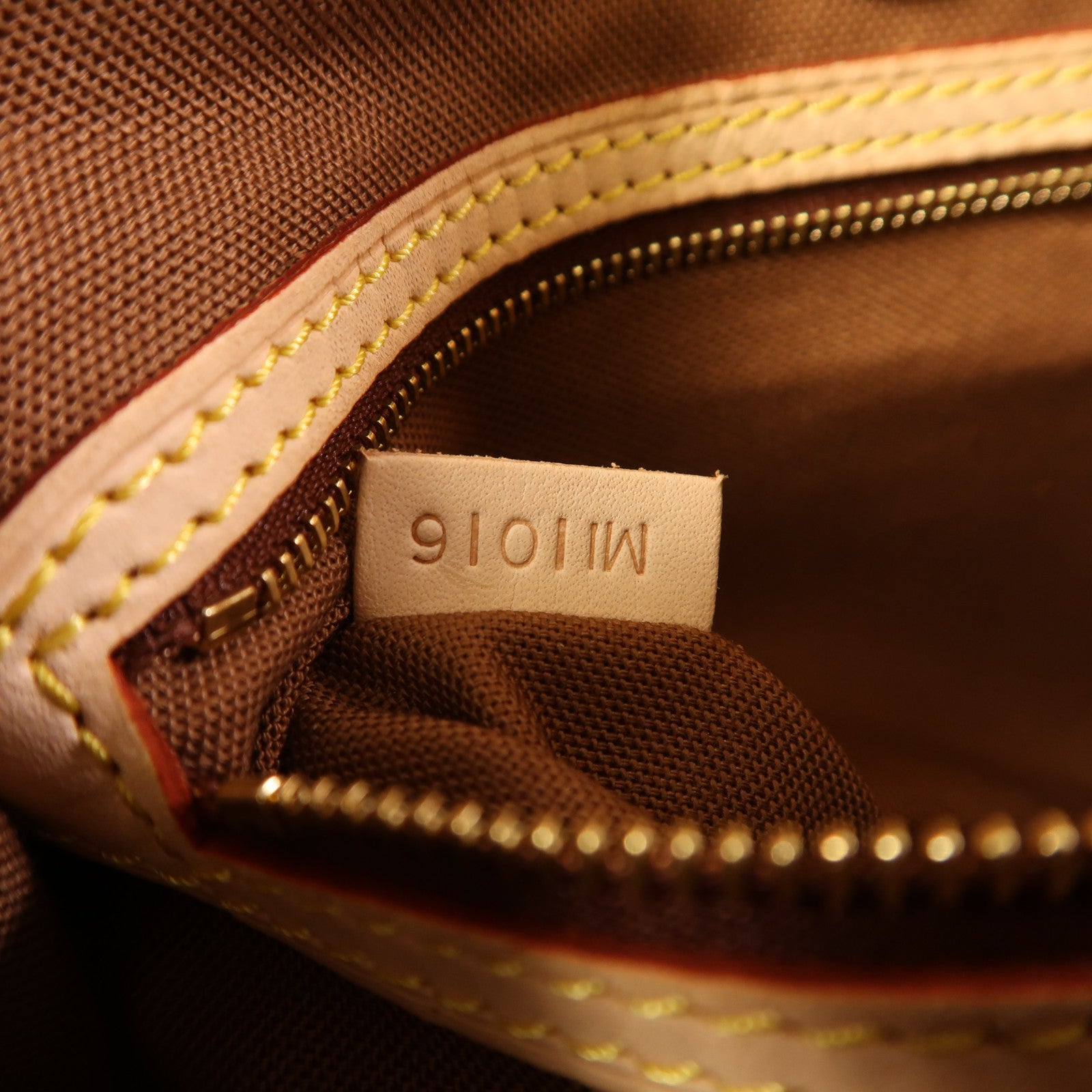 LOUIS VUITTON Monogram Batignolles金扣肩背袋