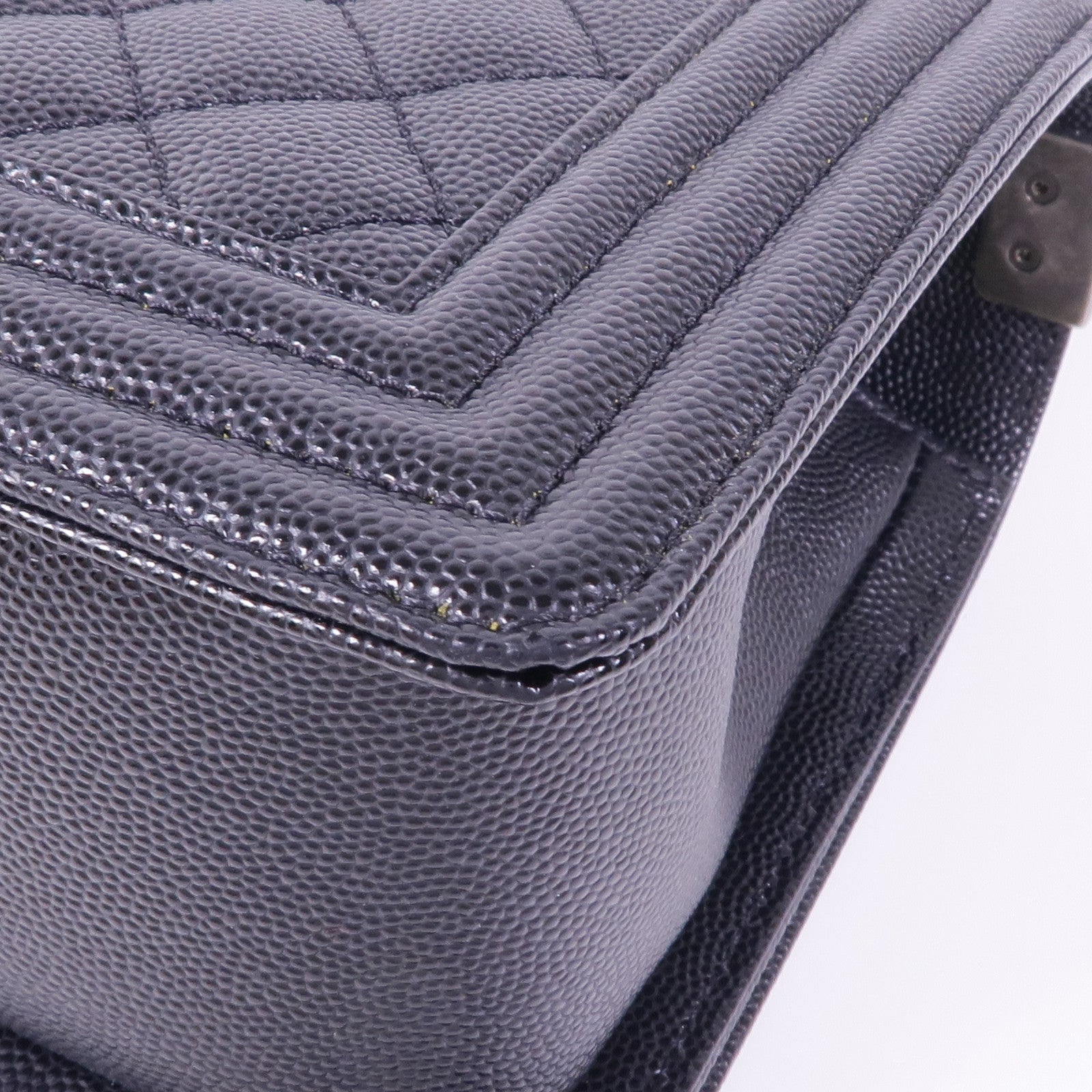 CHANEL 牛皮皮革Boy 25銀扣鏈帶肩背袋