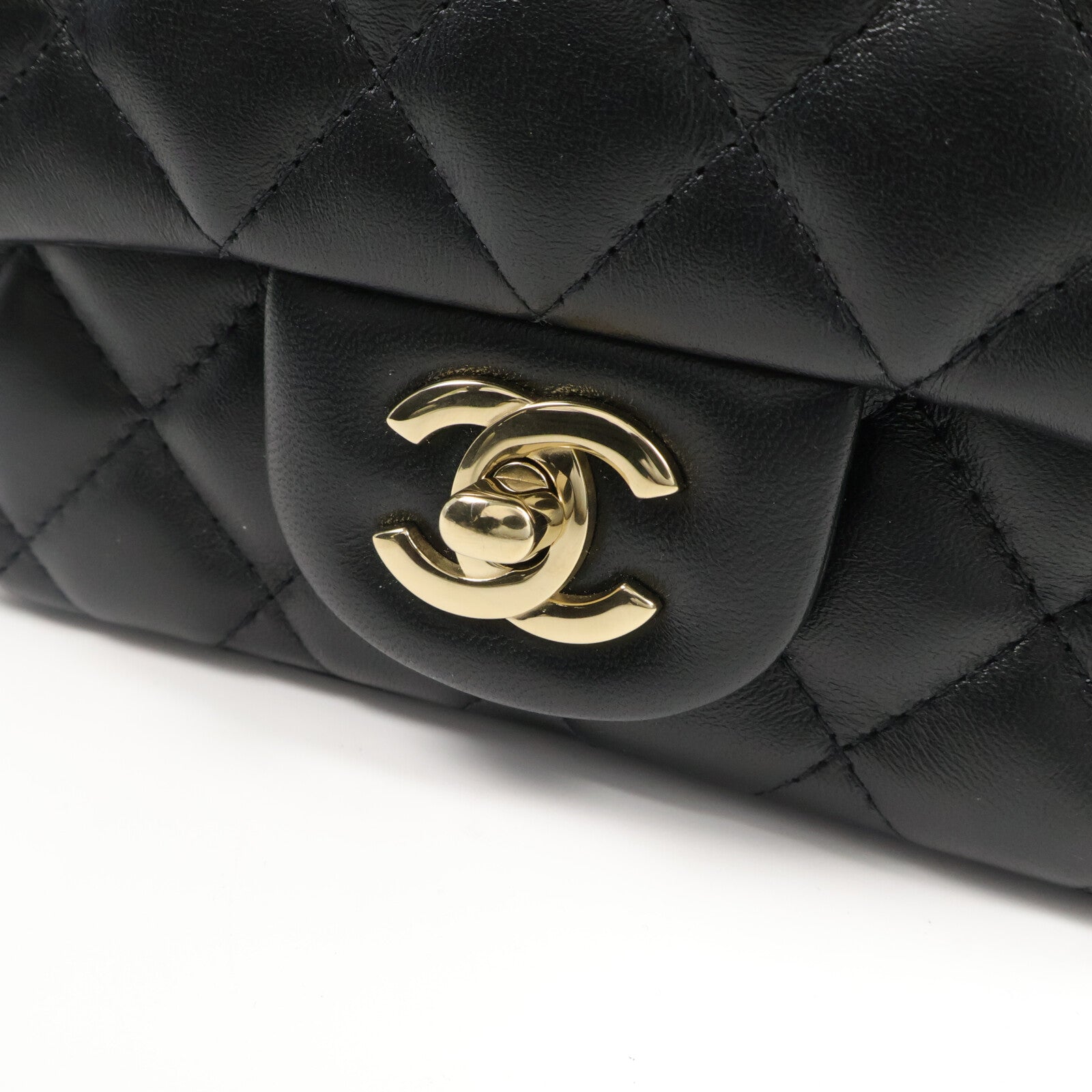 CHANEL 羊皮皮革Mini Classic 17鏈帶肩背袋
