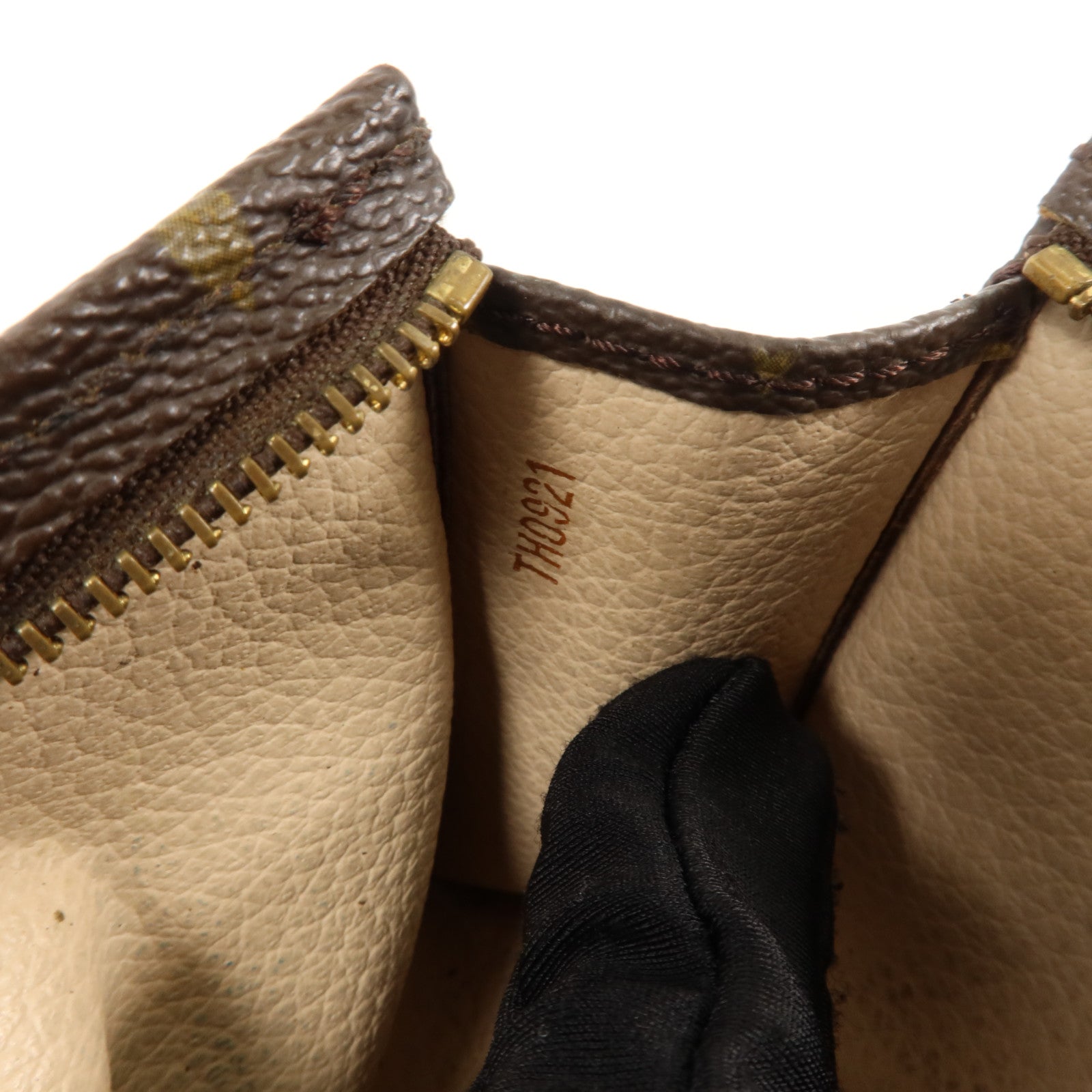 LOUIS VUITTON Monogram Toiletry Pouch 15小袋