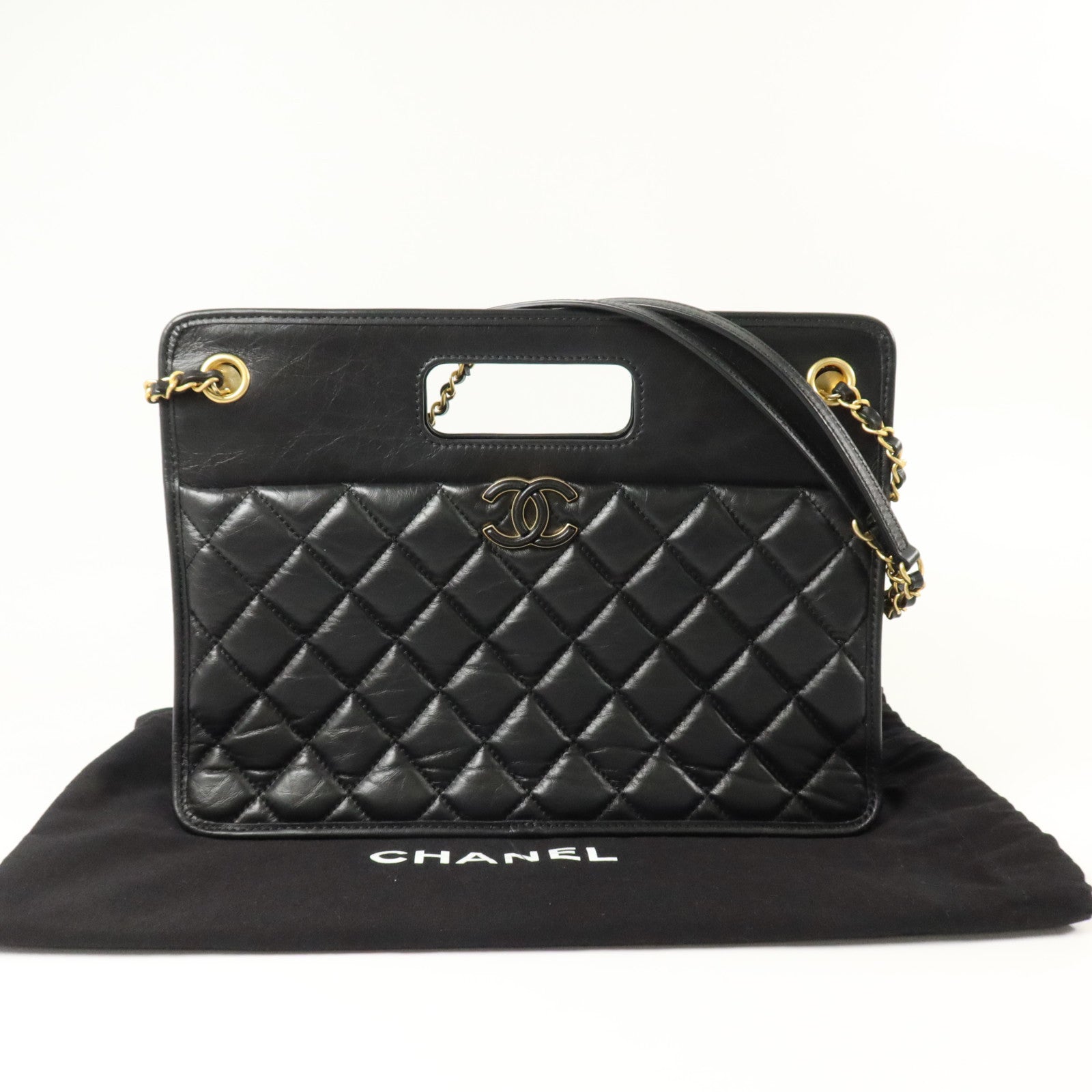 CHANEL 羊皮皮革Graphic Catch金扣鏈帶肩背袋