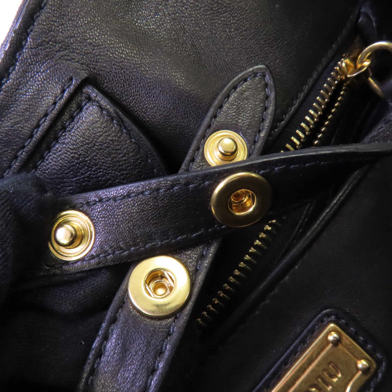 Miu Miu 羊皮皮革Tote Bag金扣肩背袋