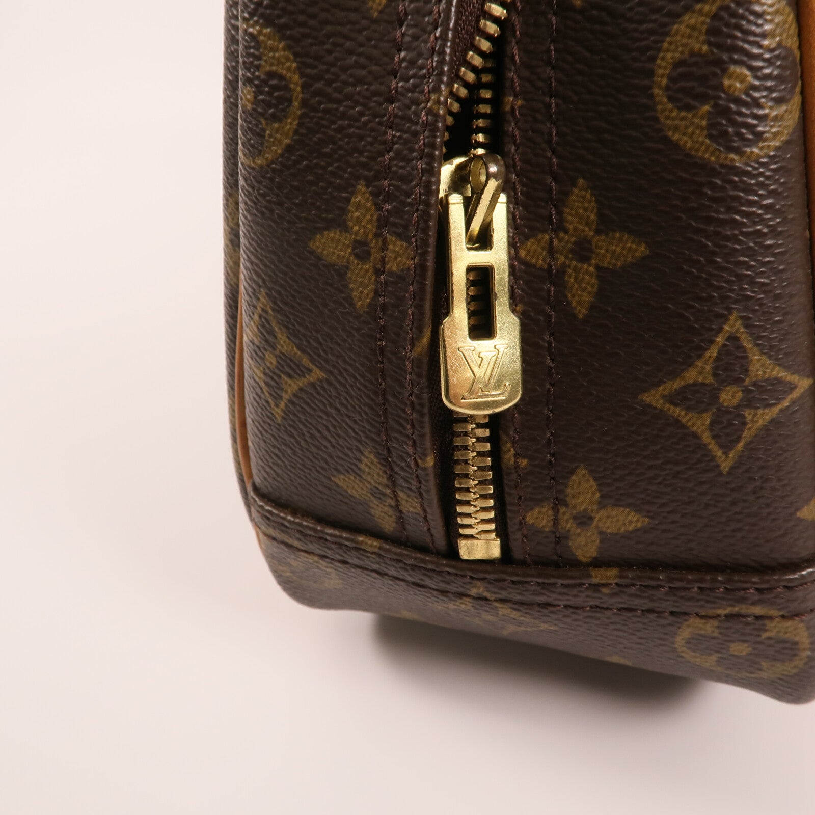 LOUIS VUITTON Monogram Trouville金扣手挽袋